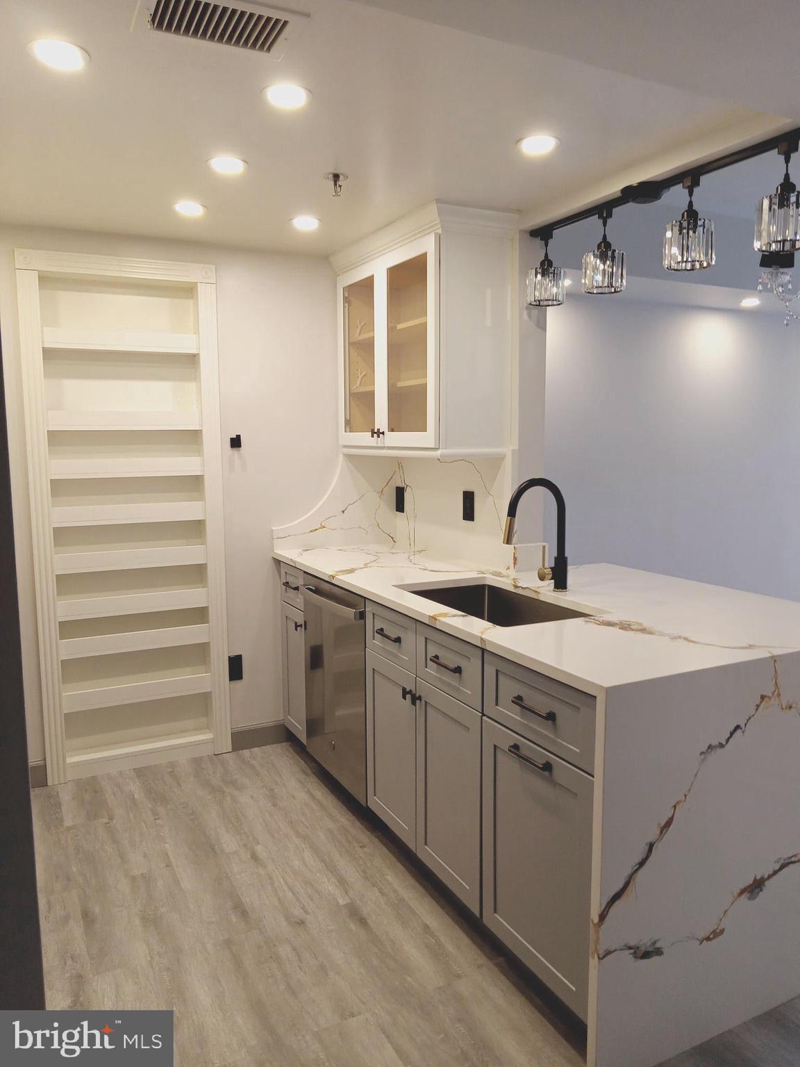 Real estate listing preview #2