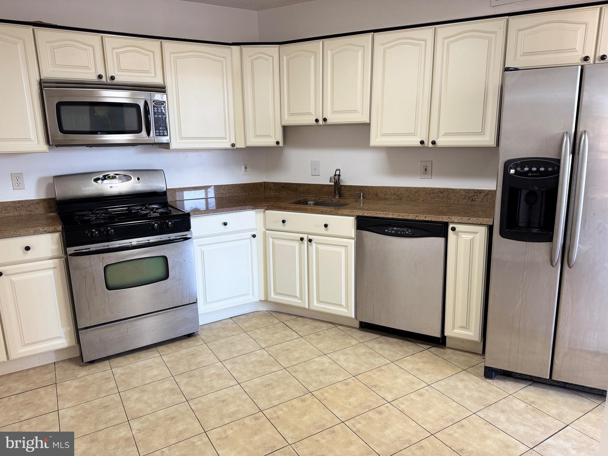 Real estate listing preview #10