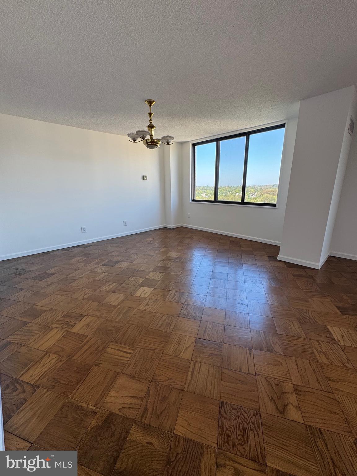 Real estate listing preview #29