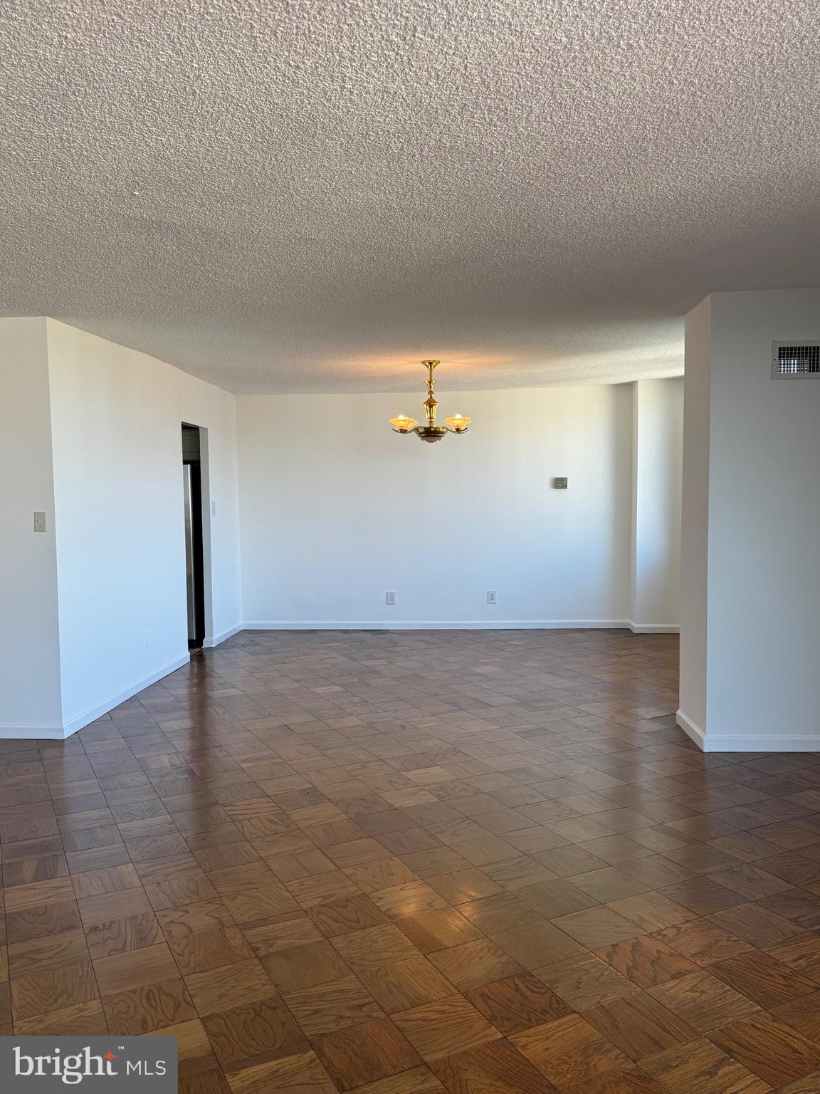 Real estate listing preview #39