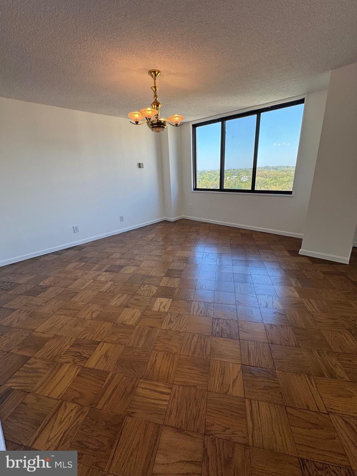 Real estate listing preview #40