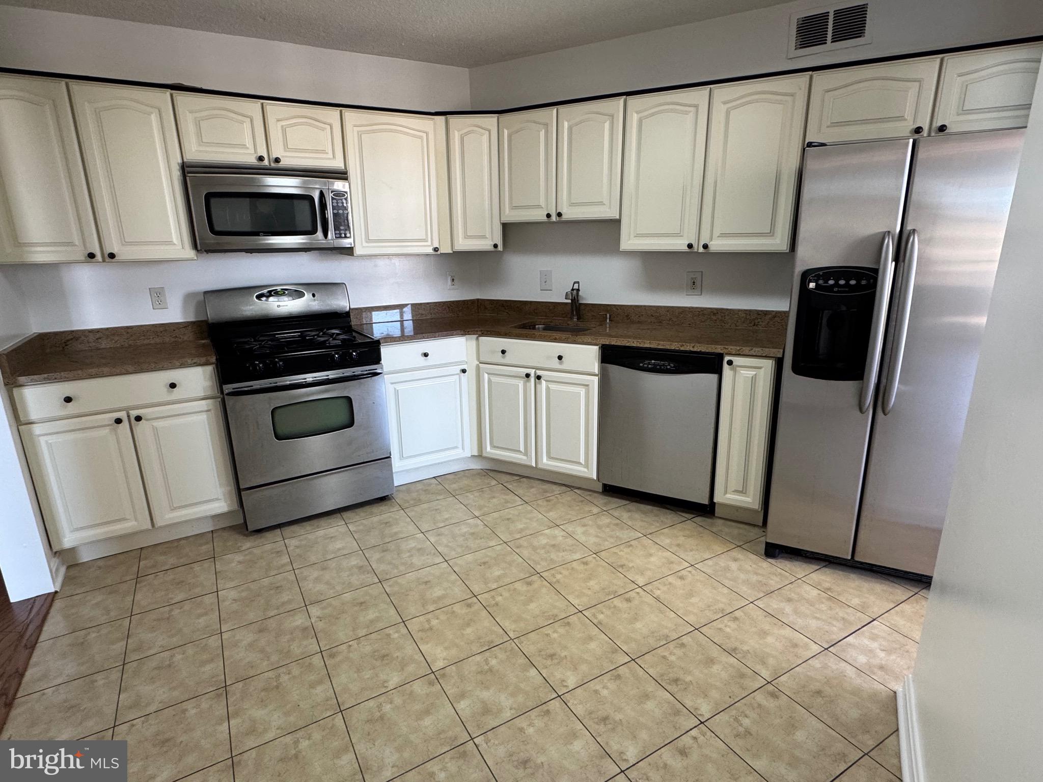 Real estate listing preview #26