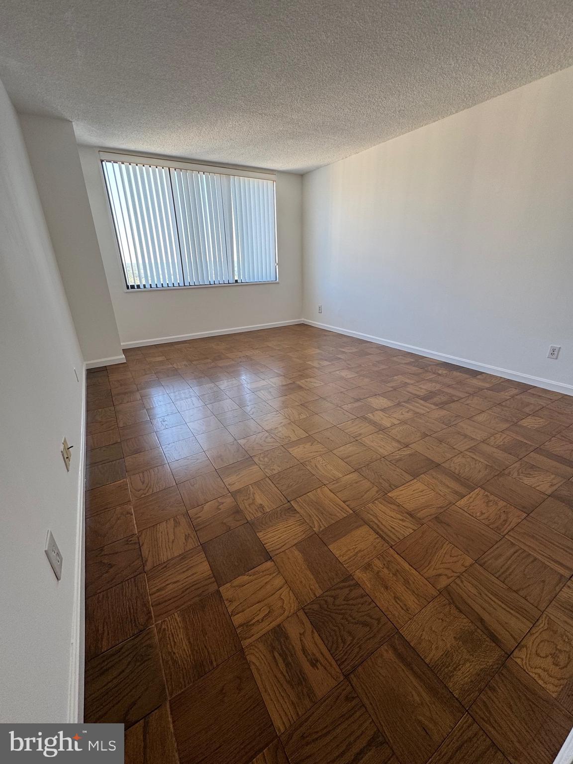 Real estate listing preview #33