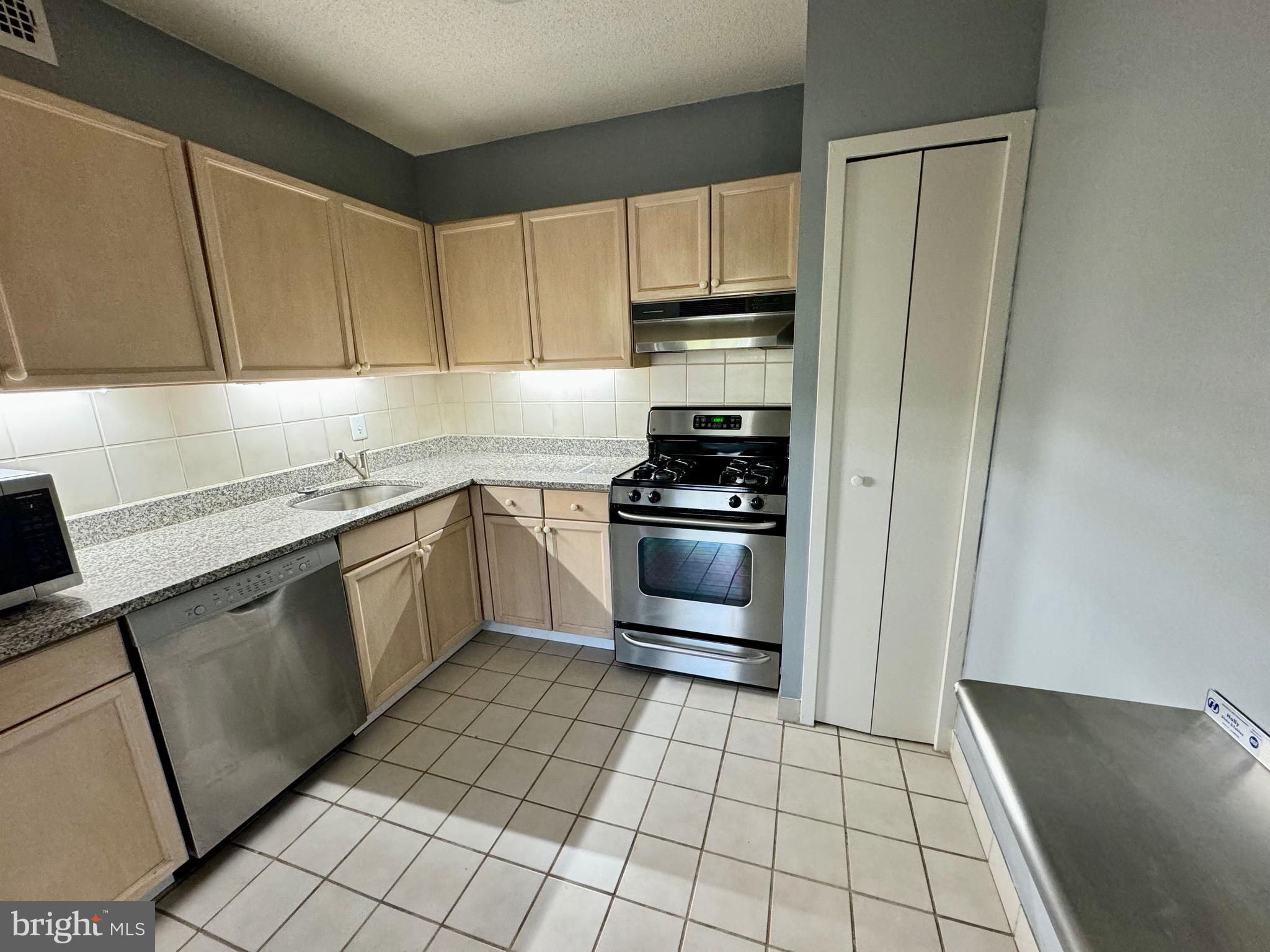 Real estate listing preview #19