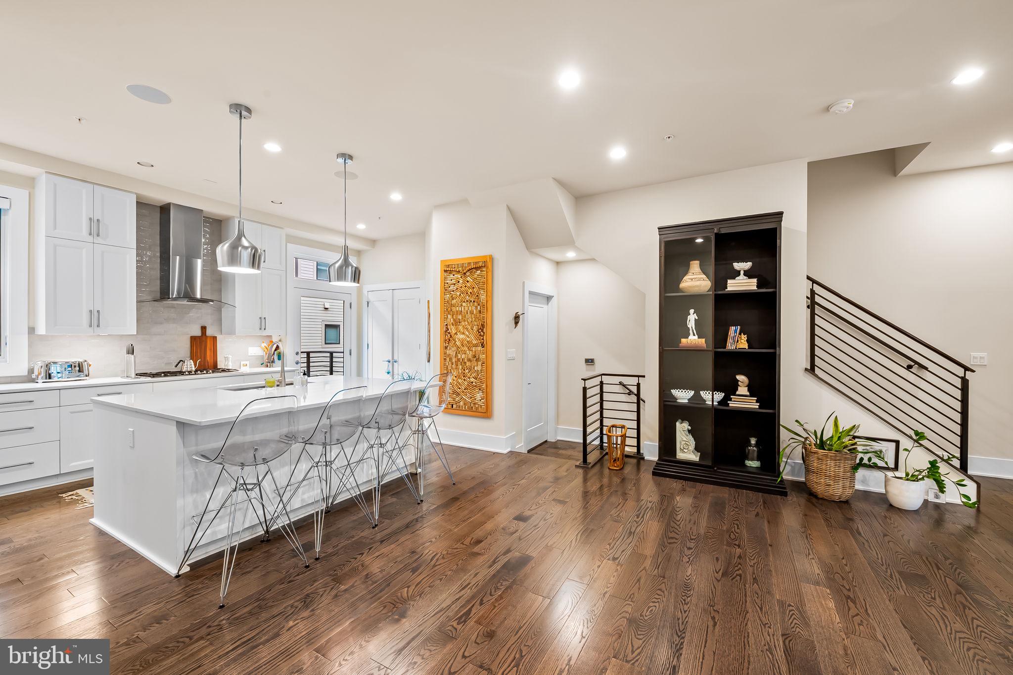 Real estate listing preview #18