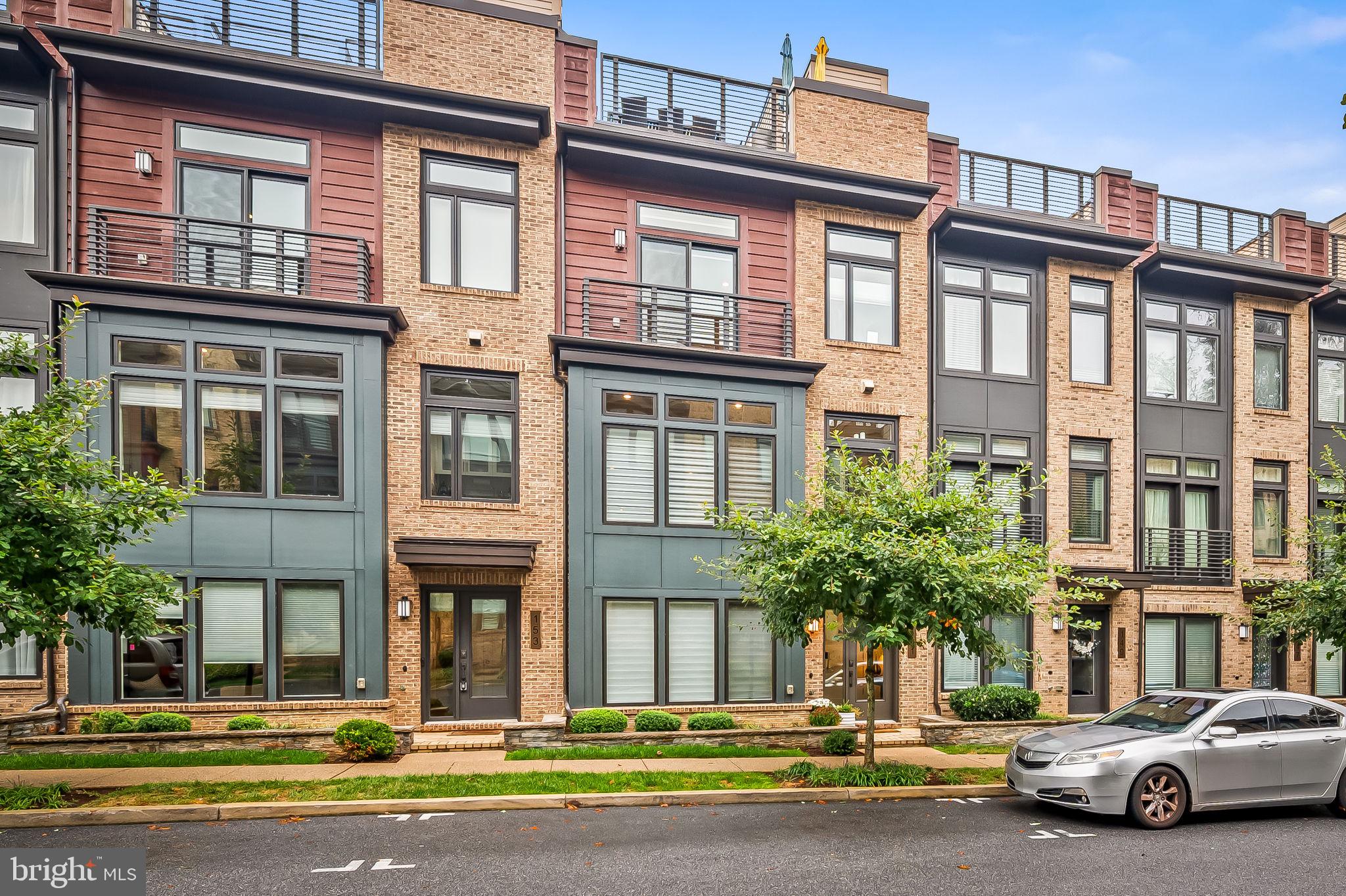 Real estate listing preview #2