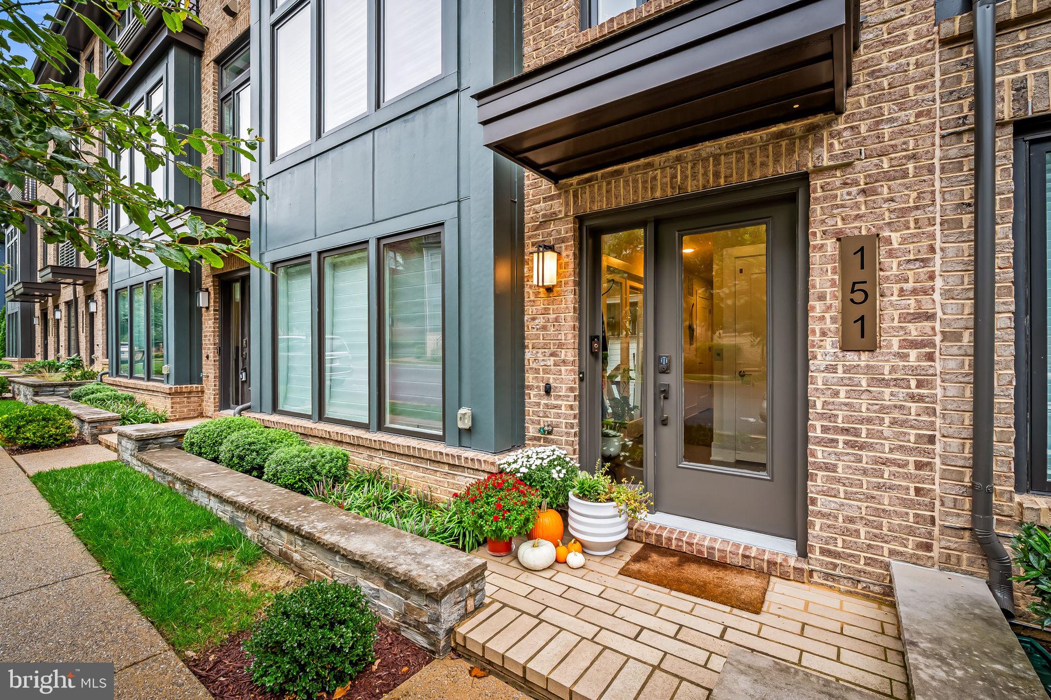 Real estate listing preview #1