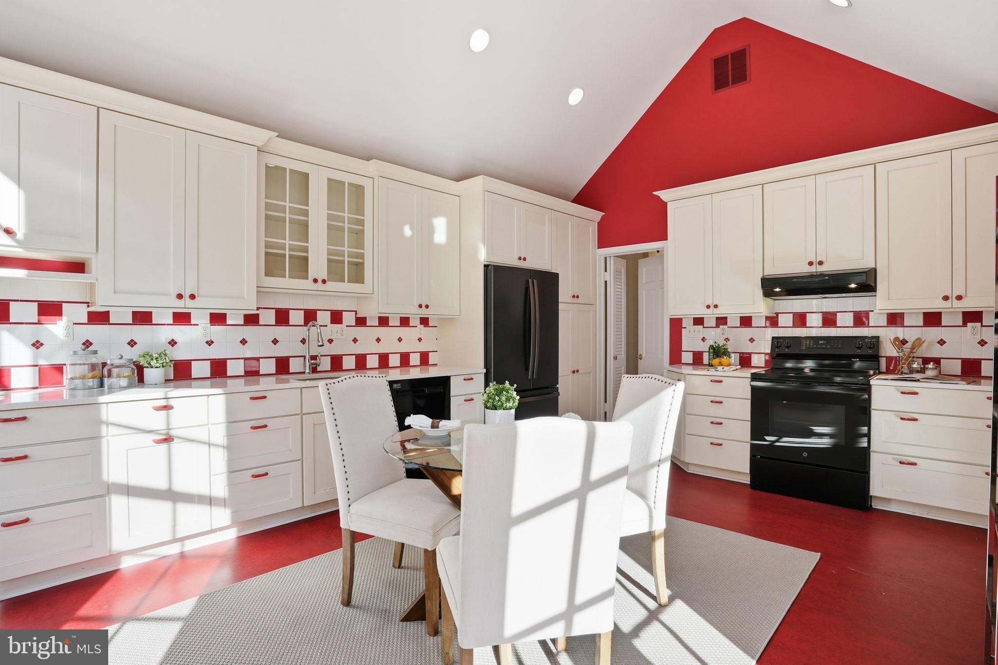 Real estate listing preview #10