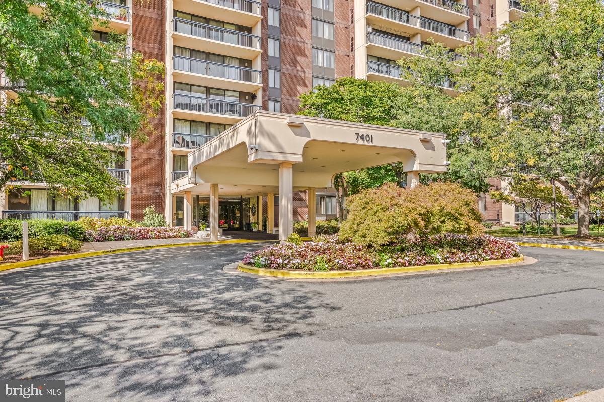 Real estate listing preview #2