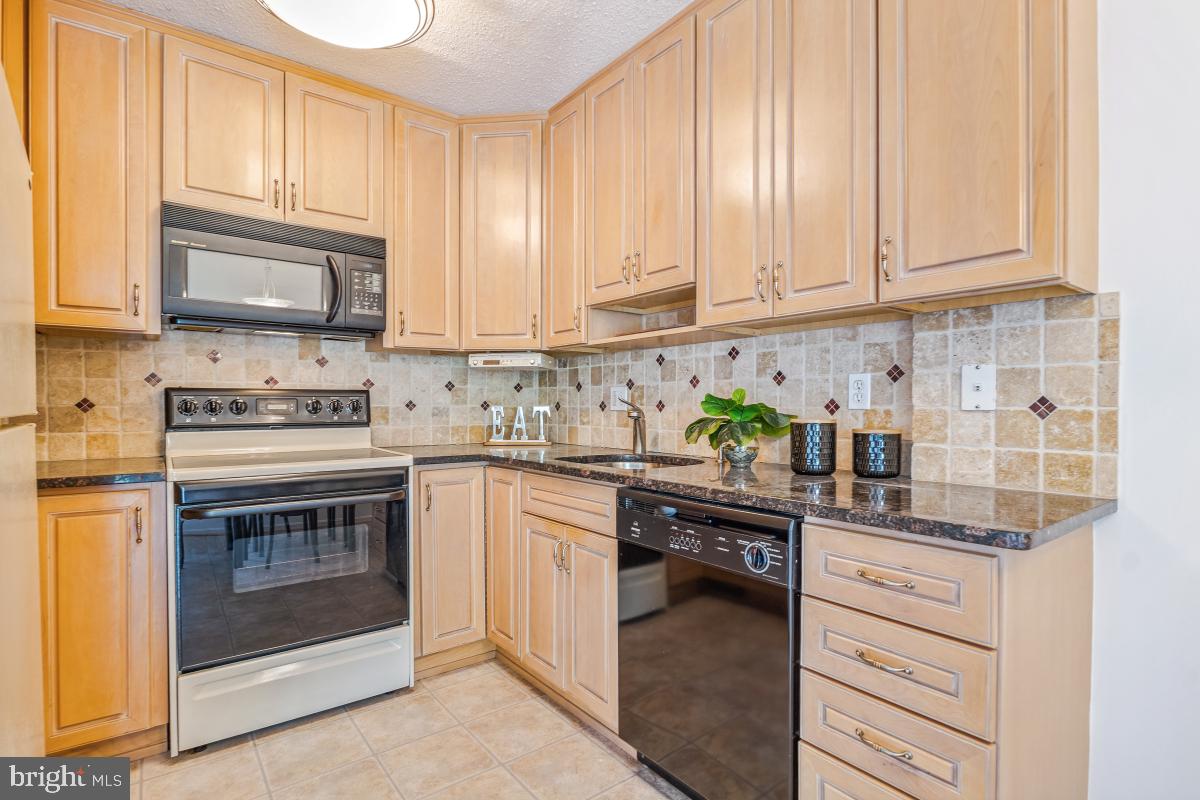 Real estate listing preview #15