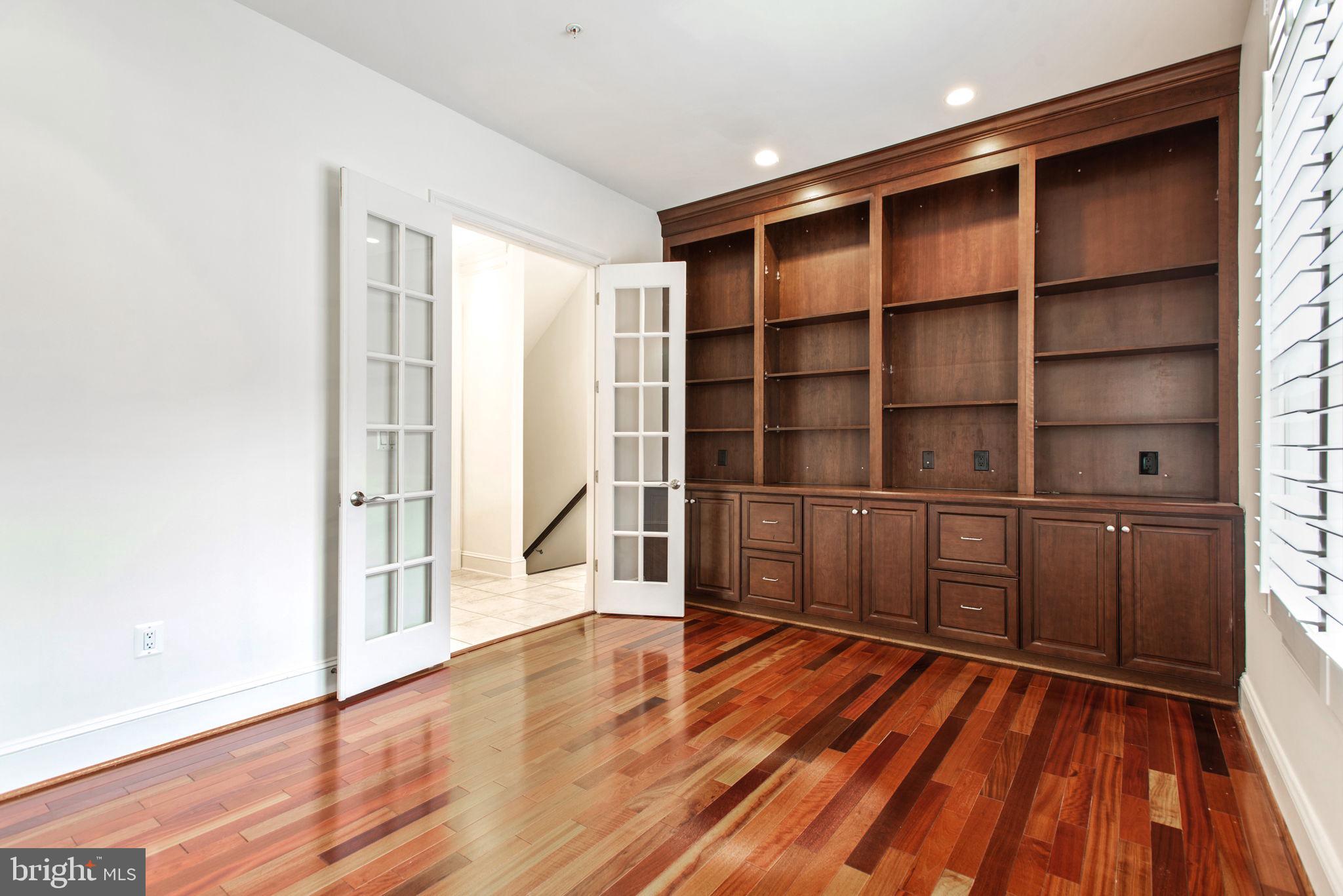 Real estate listing preview #11