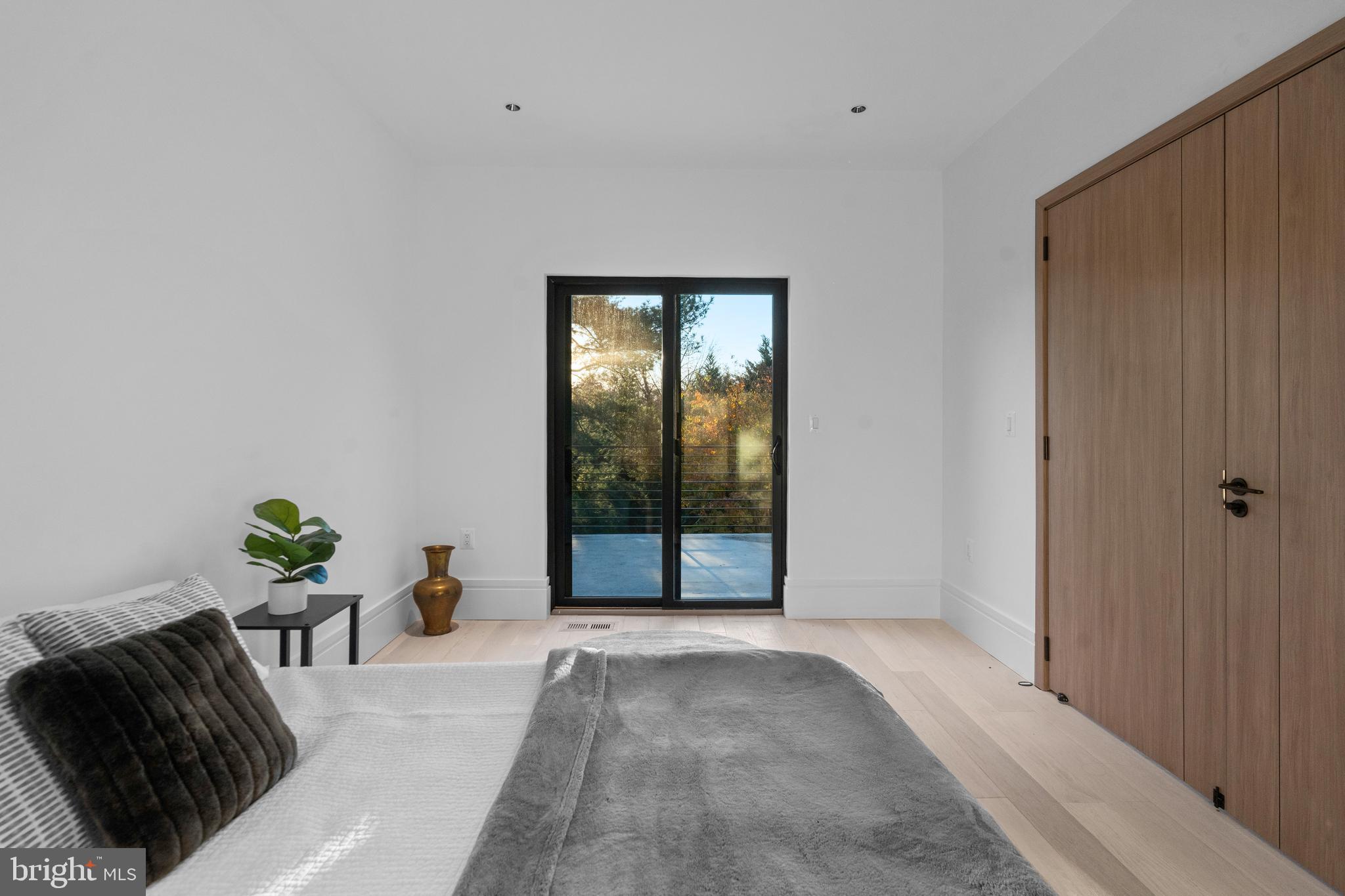 Real estate listing preview #53