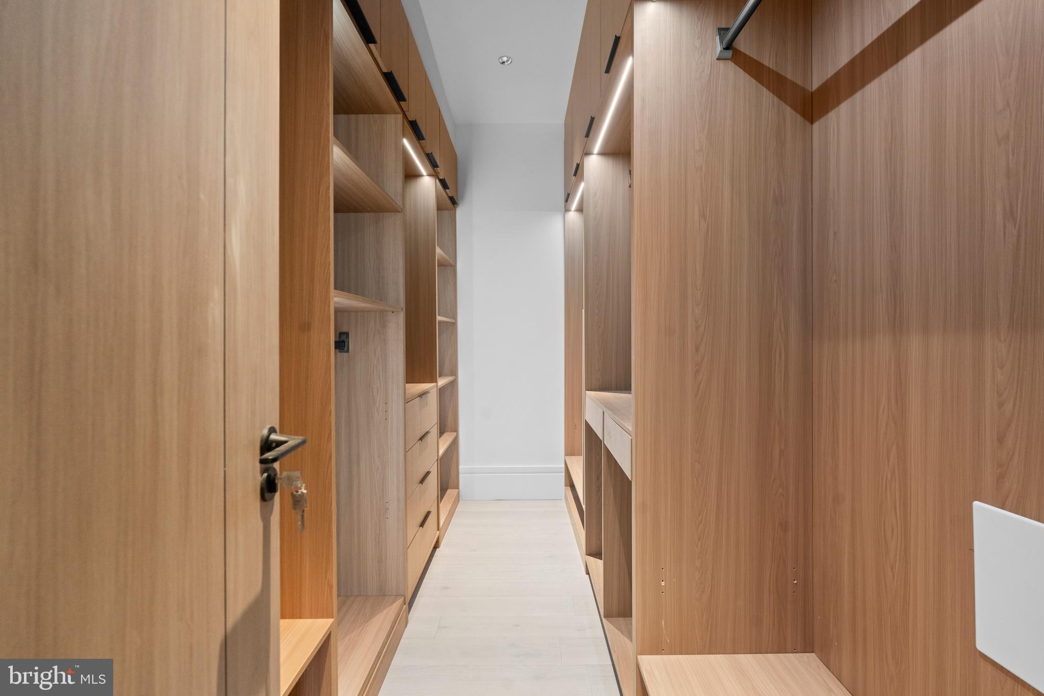 Real estate listing preview #37