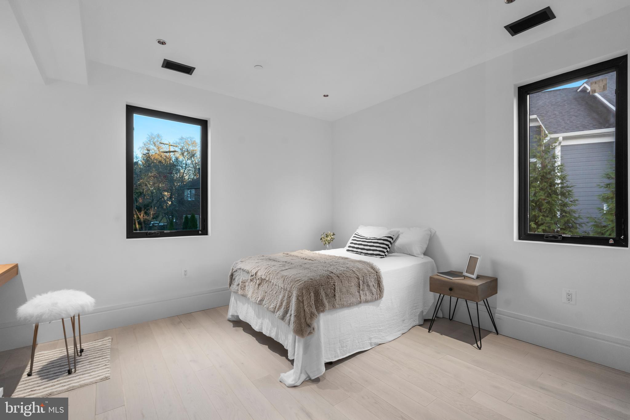 Real estate listing preview #28