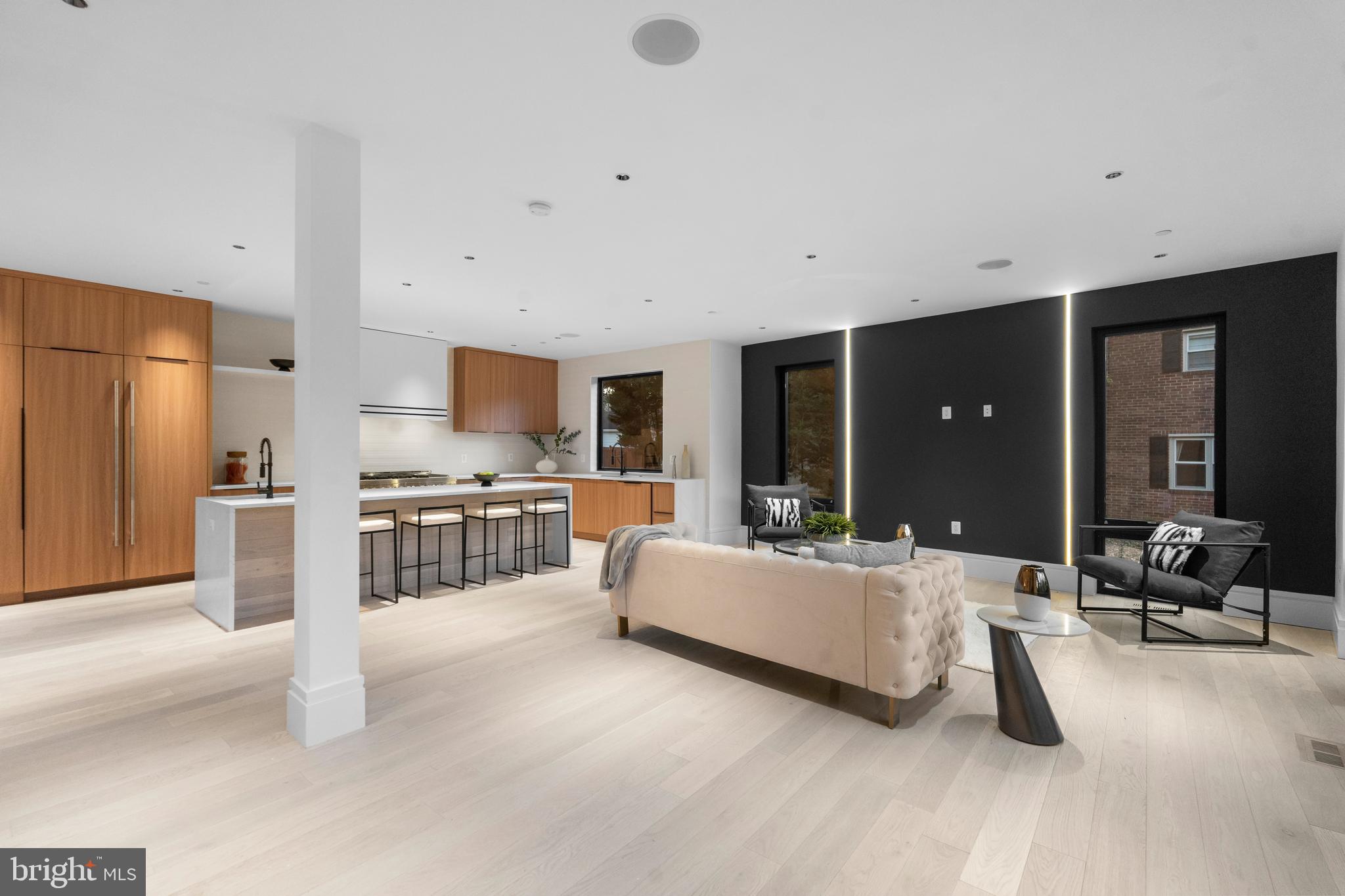 Real estate listing preview #8