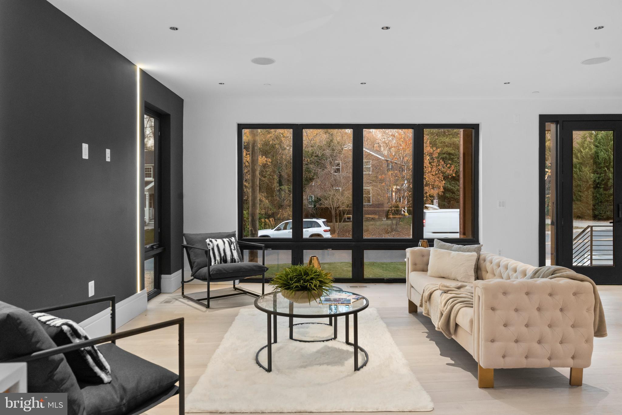 Real estate listing preview #7