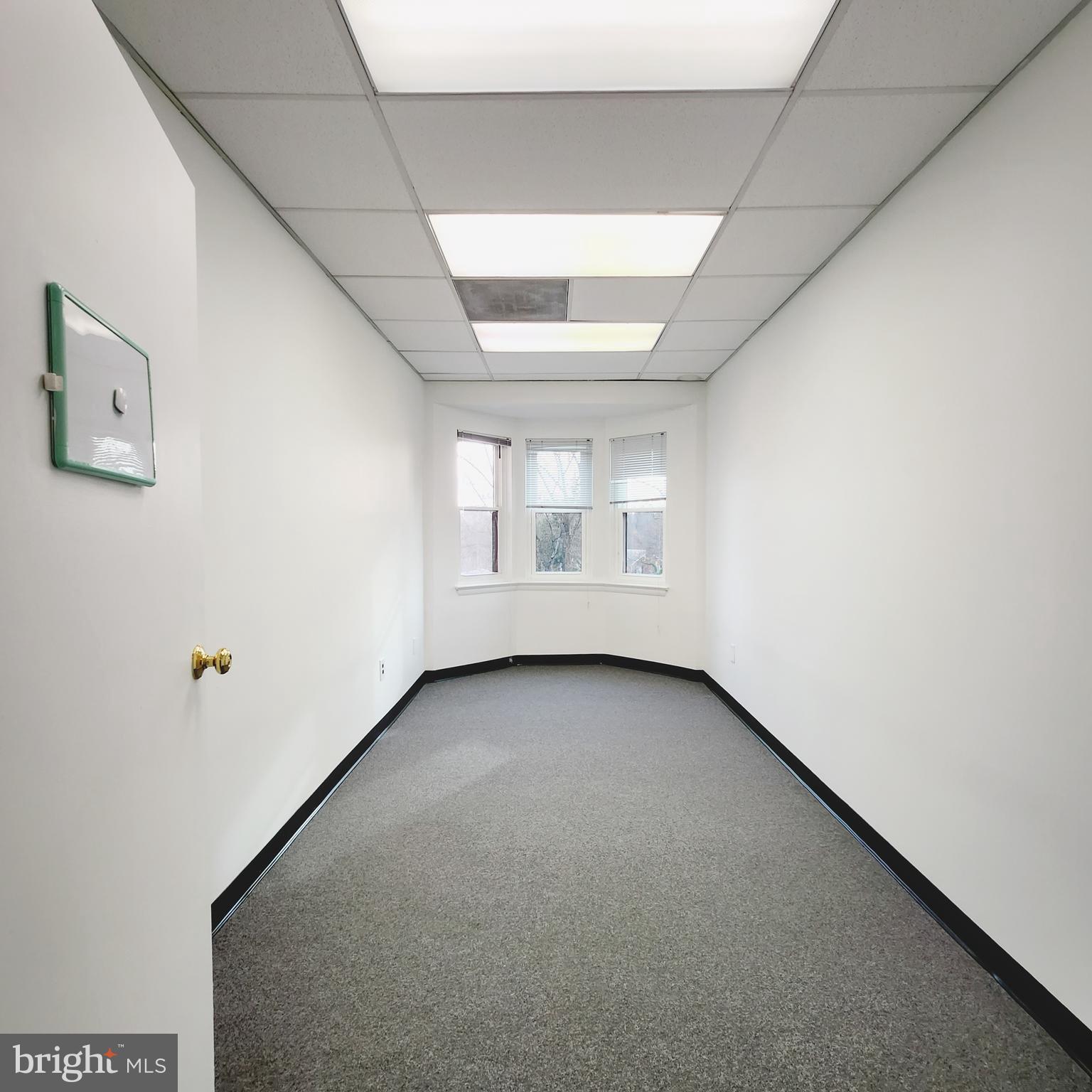 Real estate listing preview #6