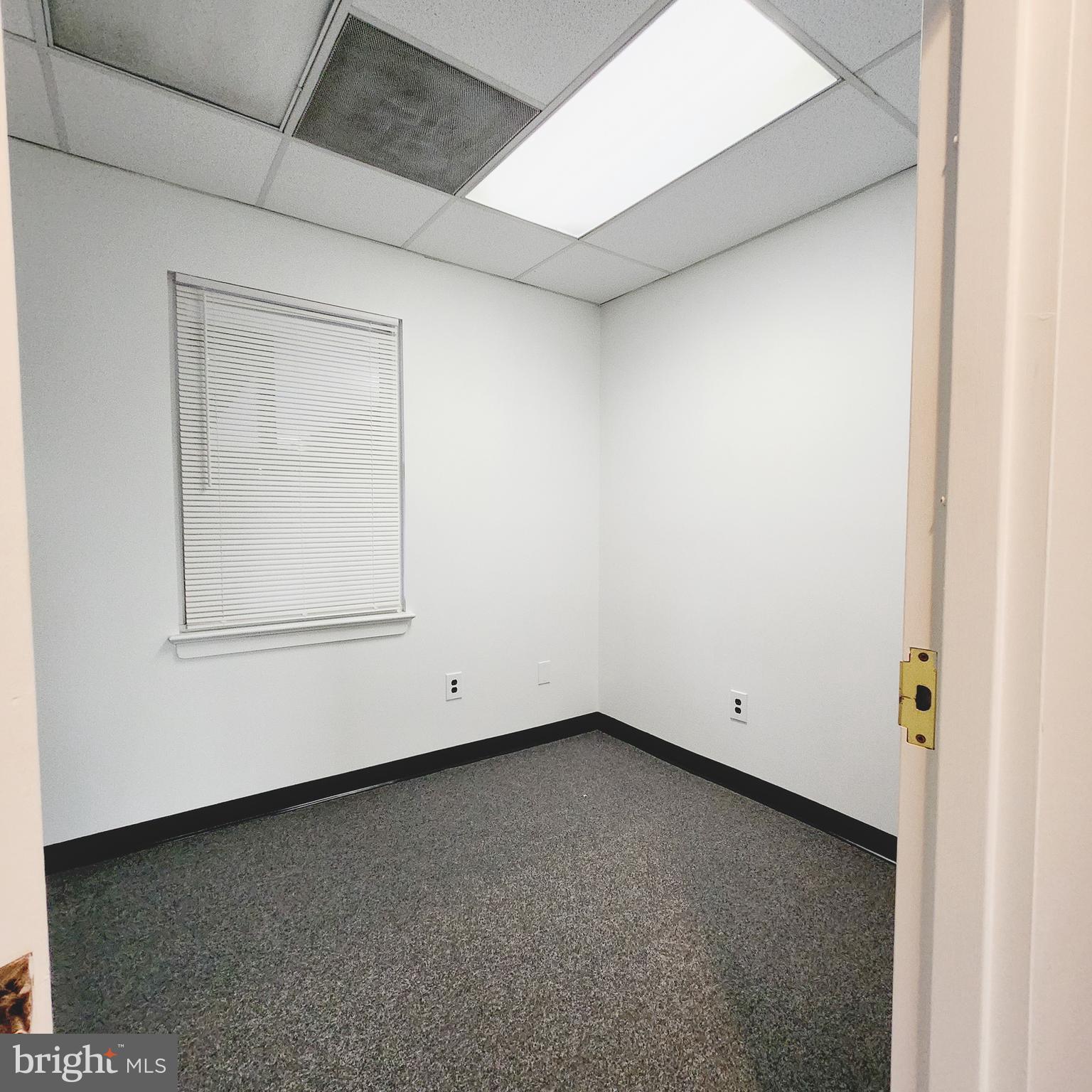 Real estate listing preview #9