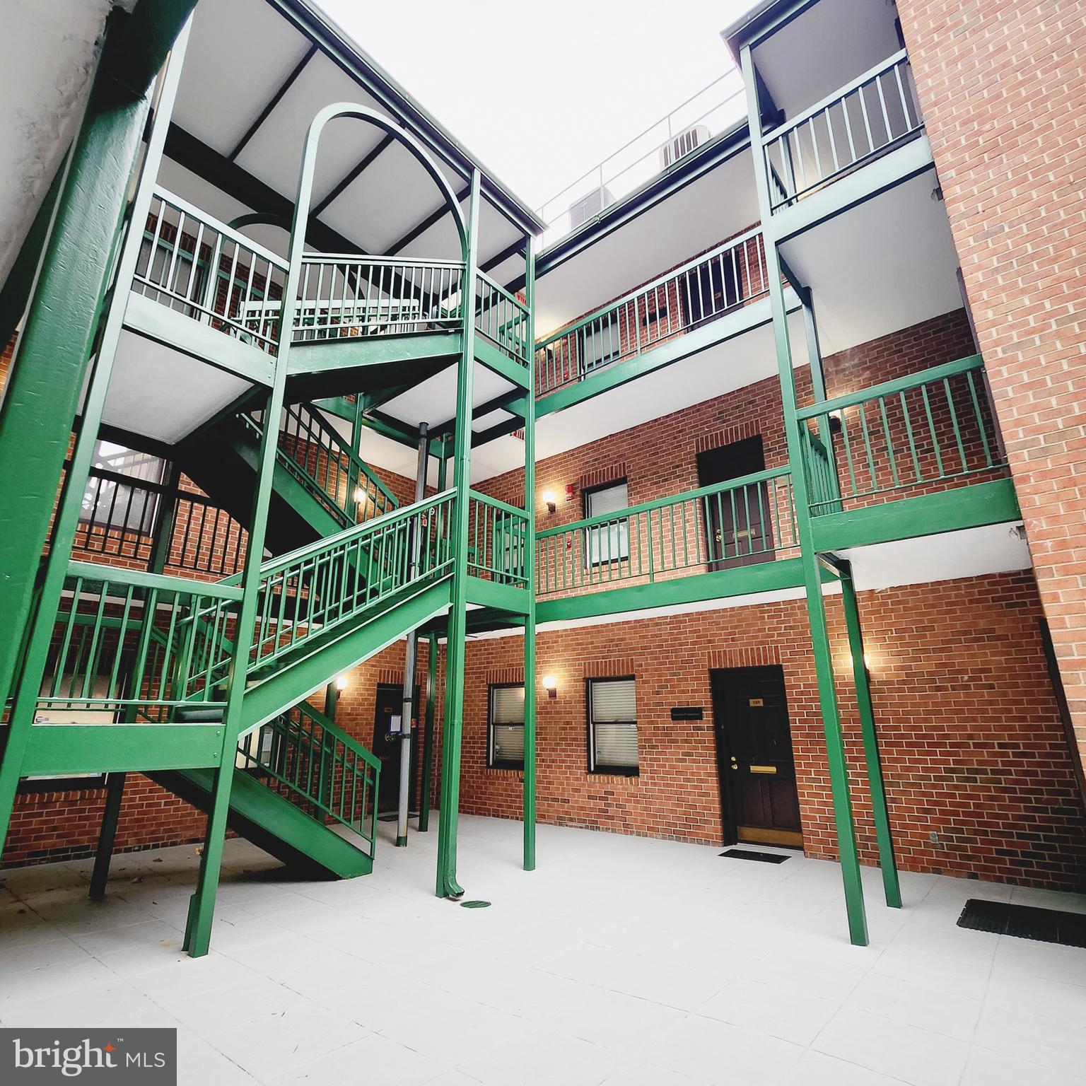 Real estate listing preview #22