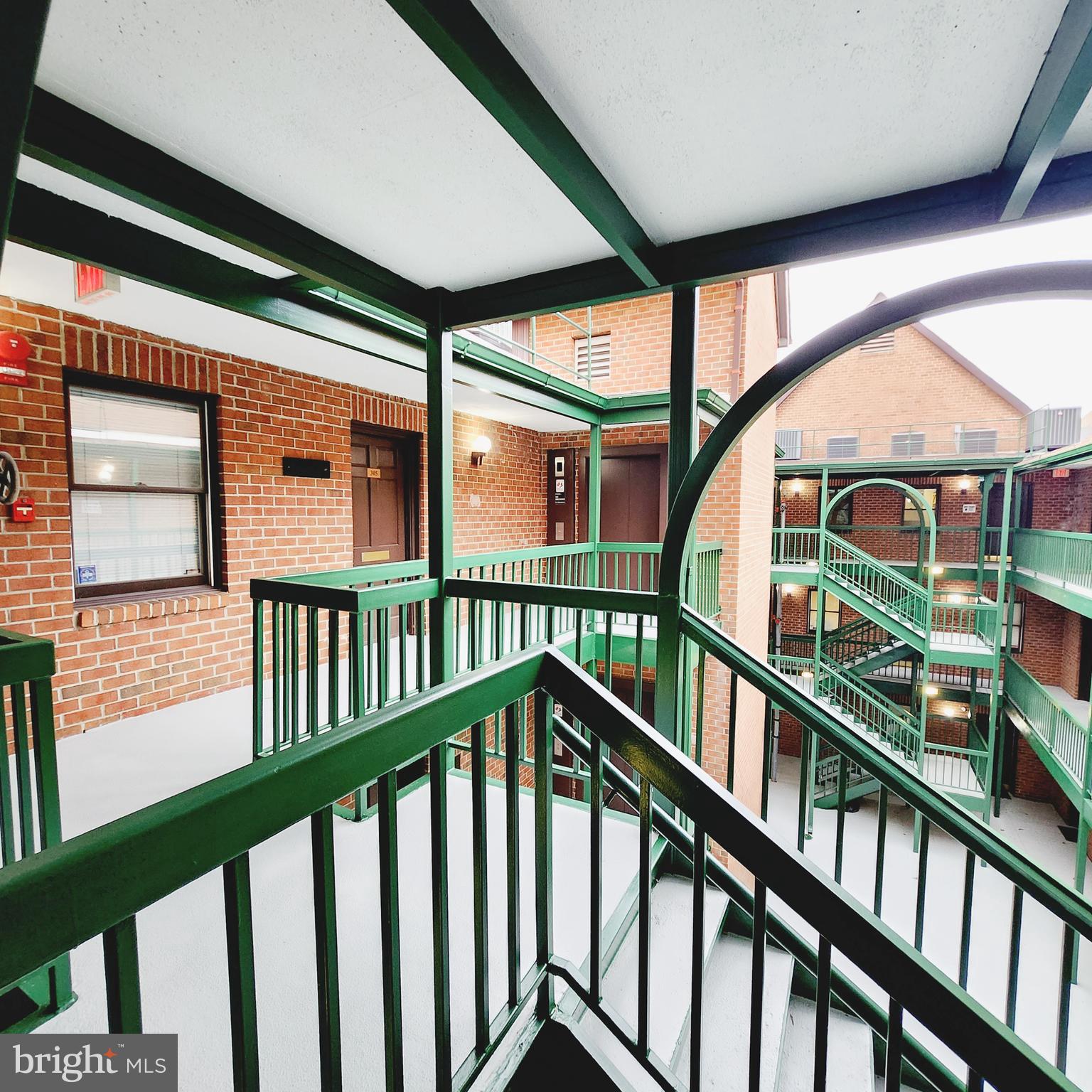 Real estate listing preview #18