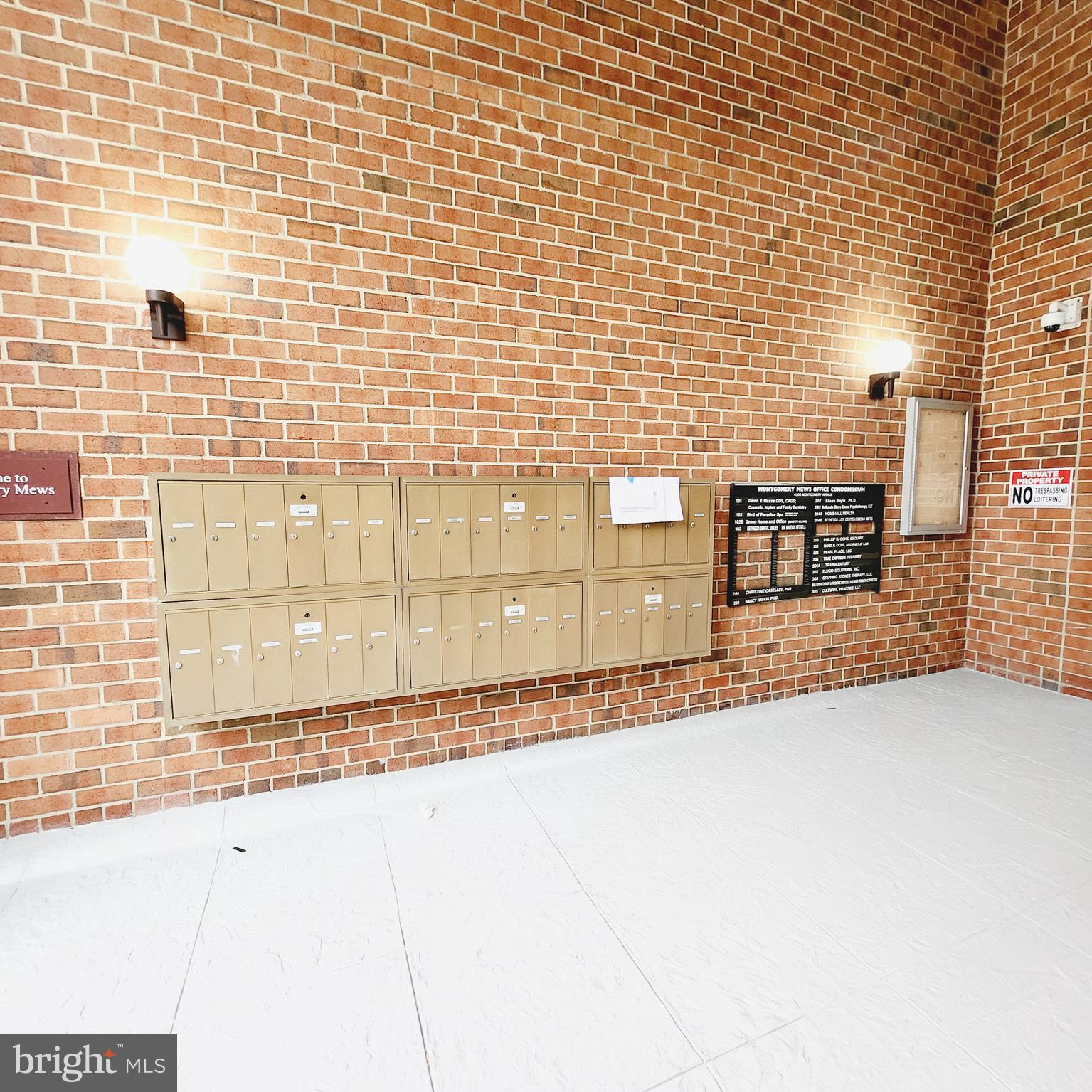 Real estate listing preview #24