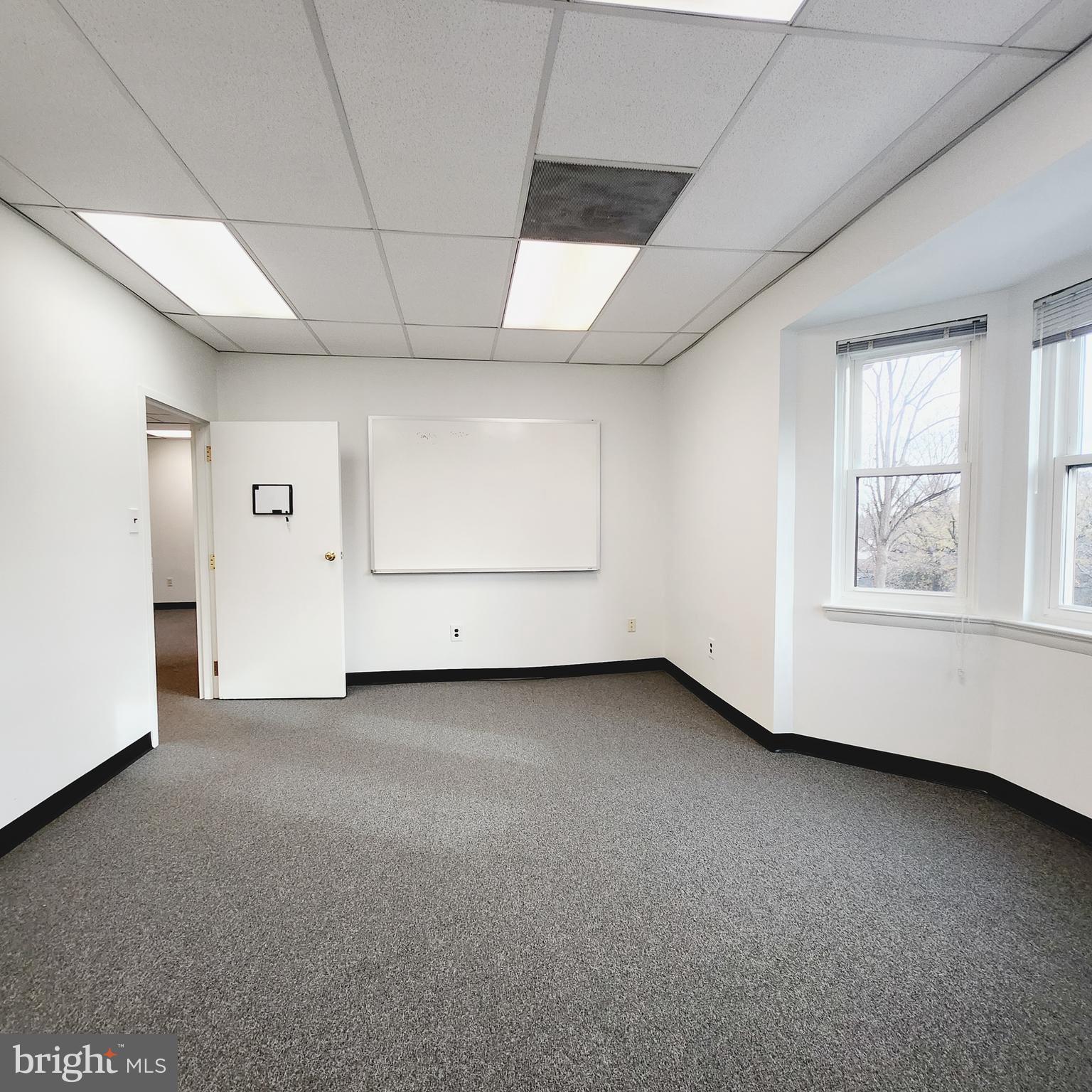 Real estate listing preview #2