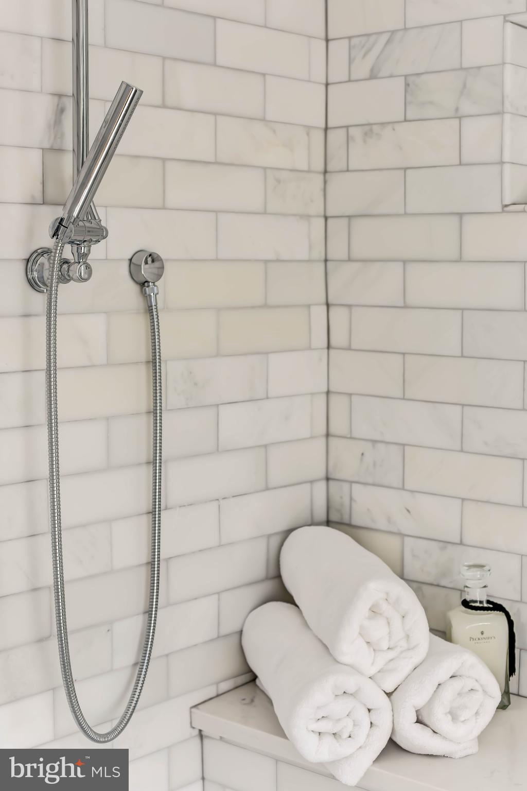 Real estate listing preview #58