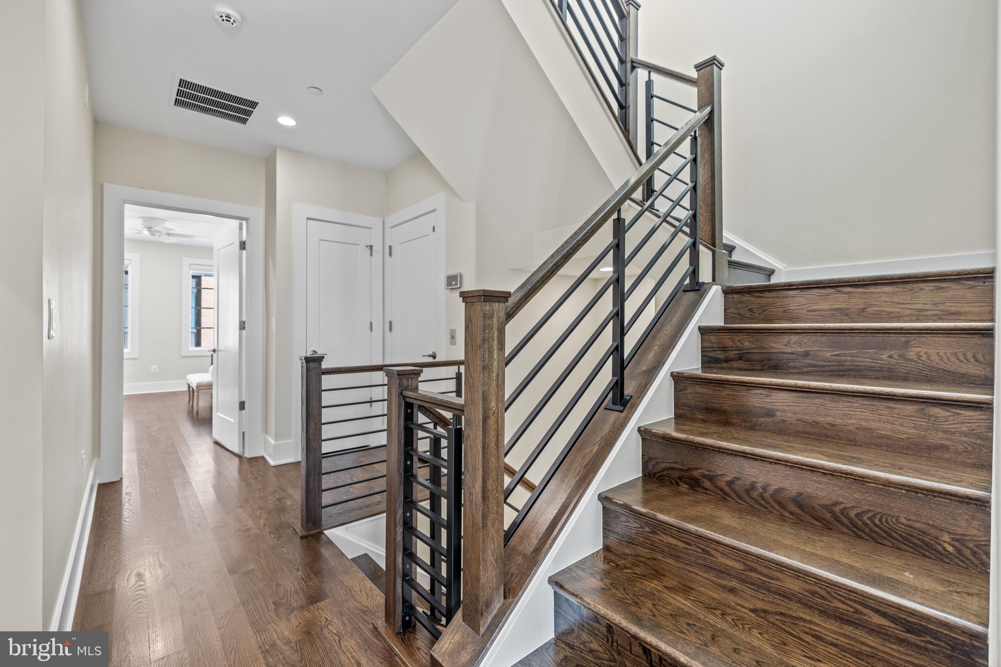 Real estate listing preview #34