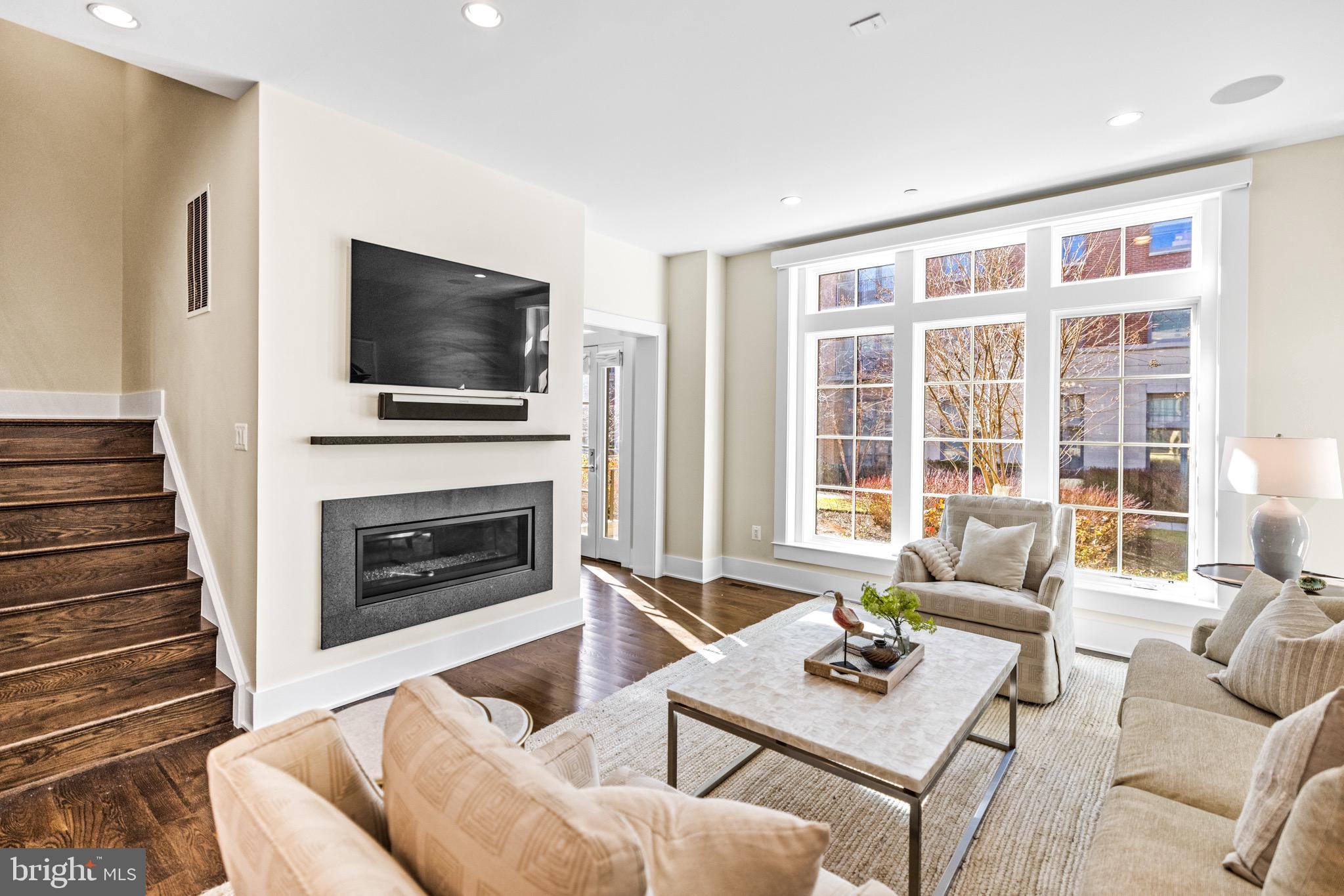 Real estate listing preview #7