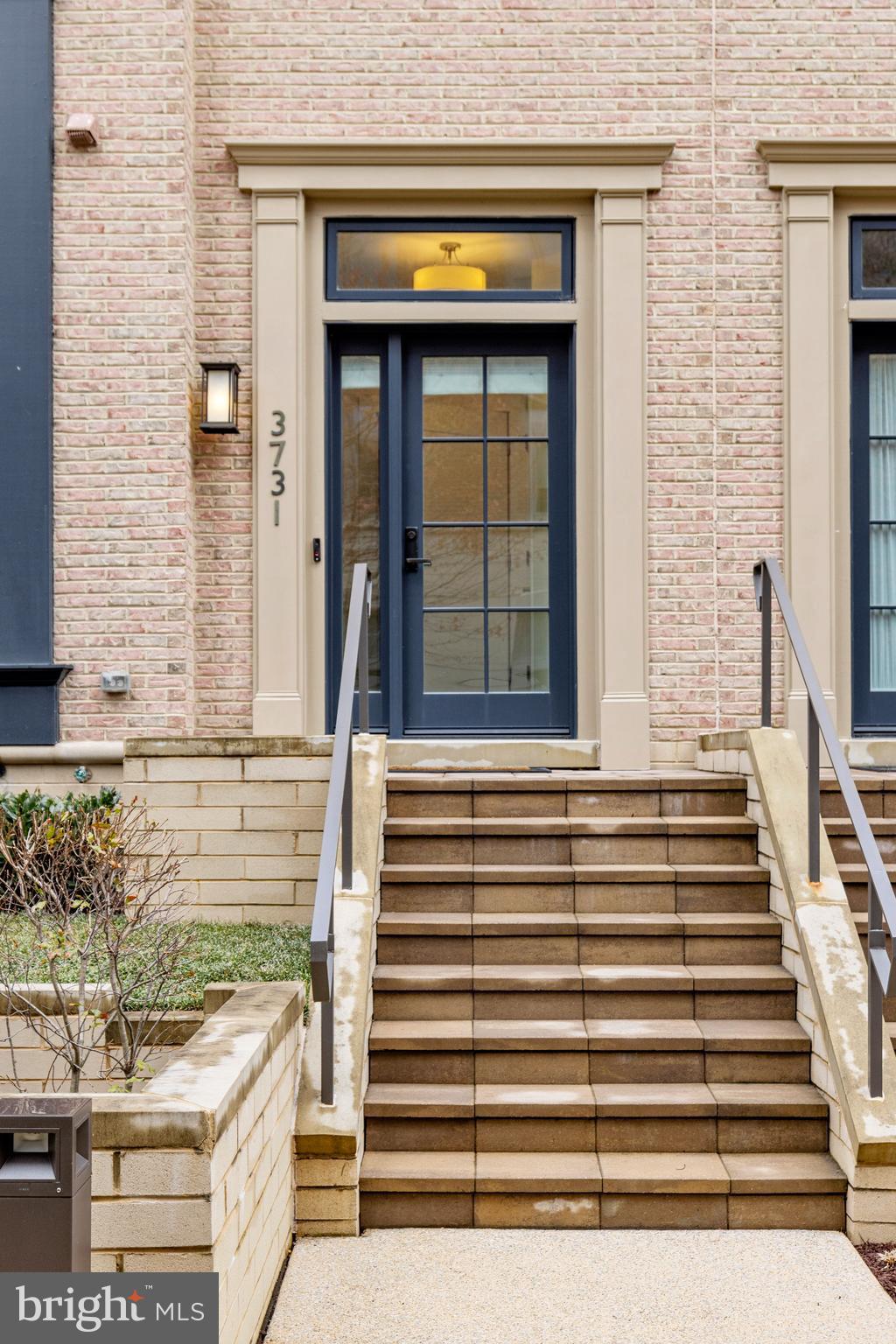 Real estate listing preview #3