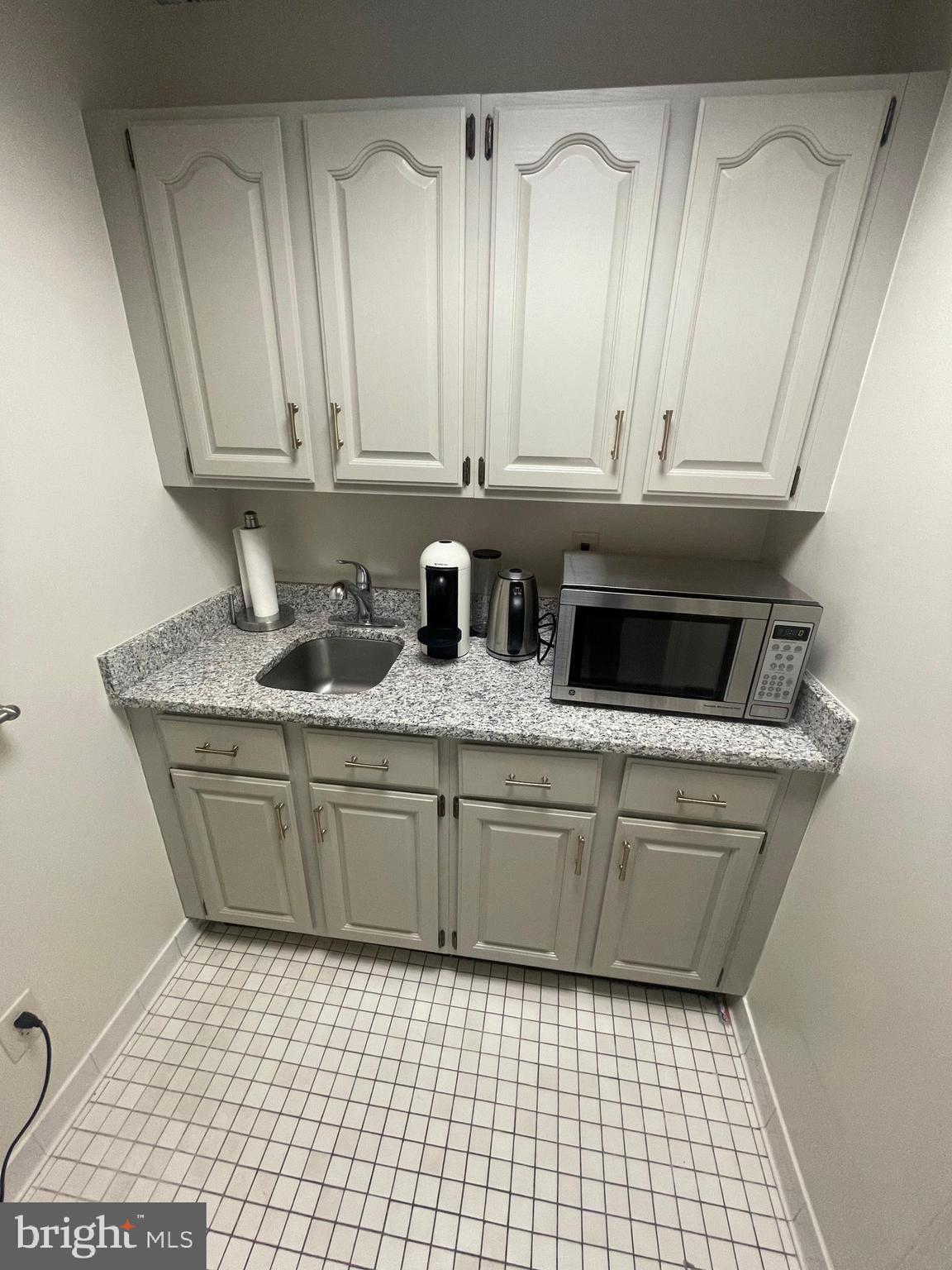 Real estate listing preview #9