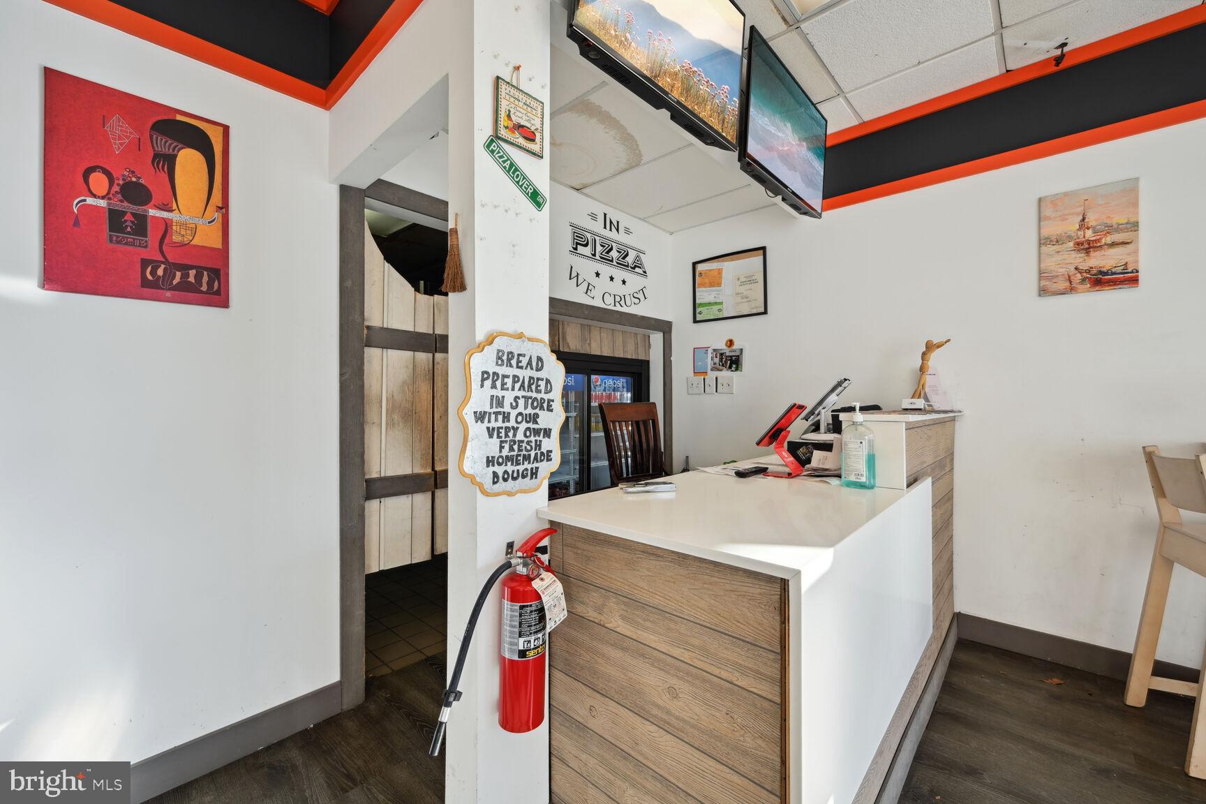 Real estate listing preview #9