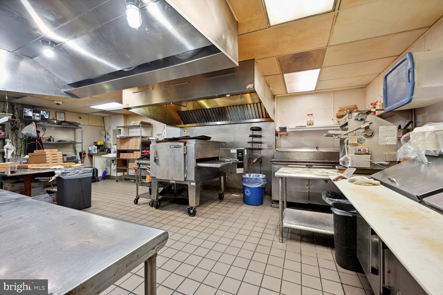 Real estate listing preview #14