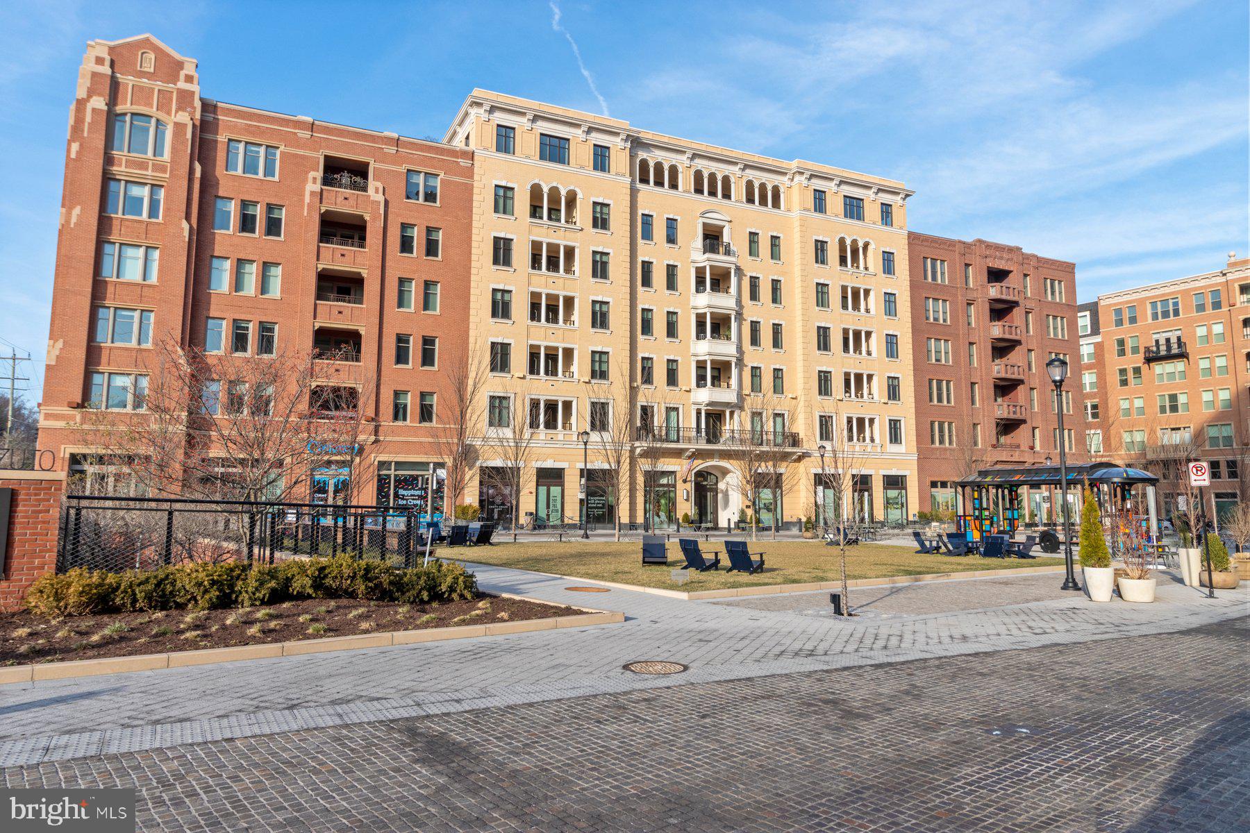 Real estate listing preview #1