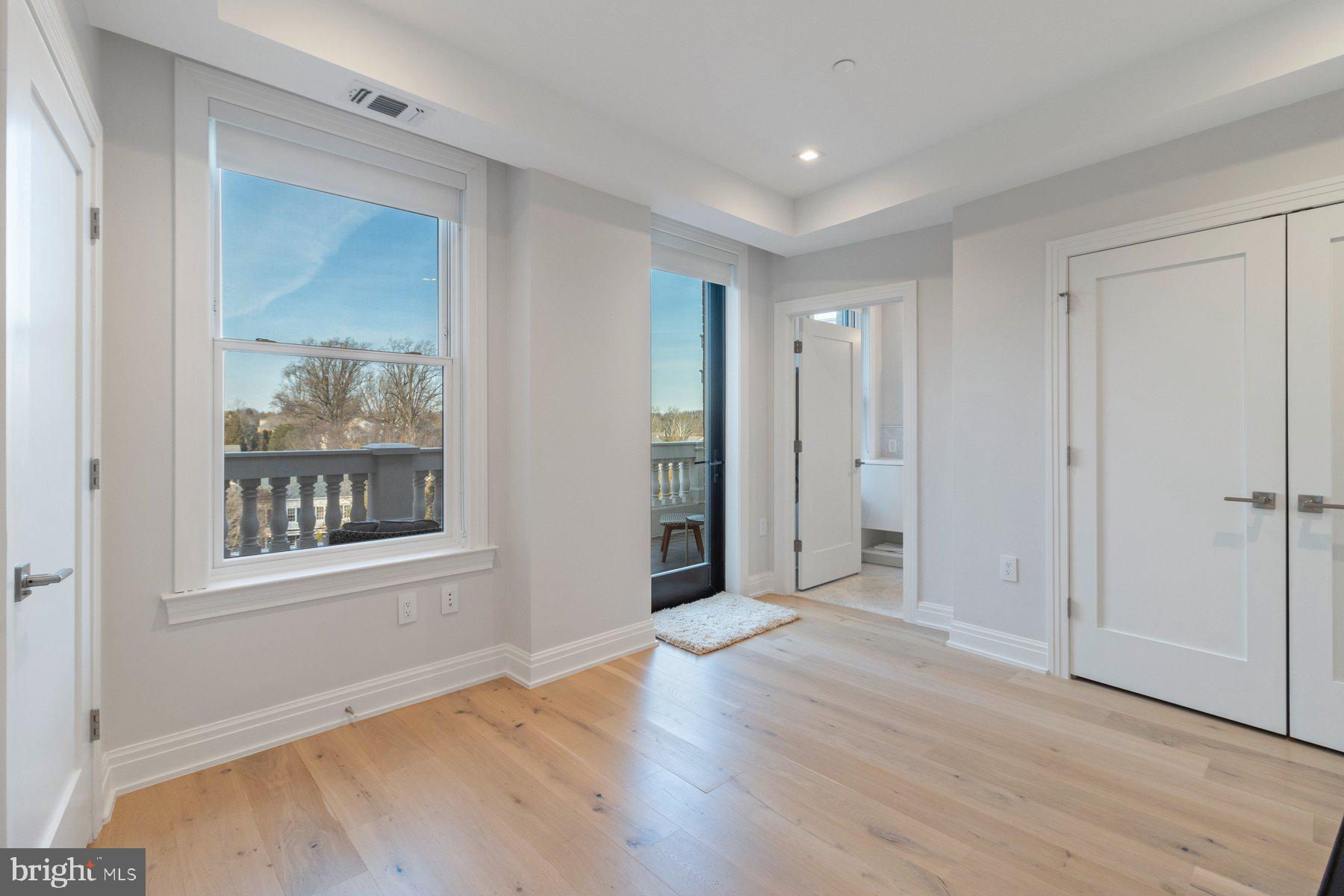 Real estate listing preview #24