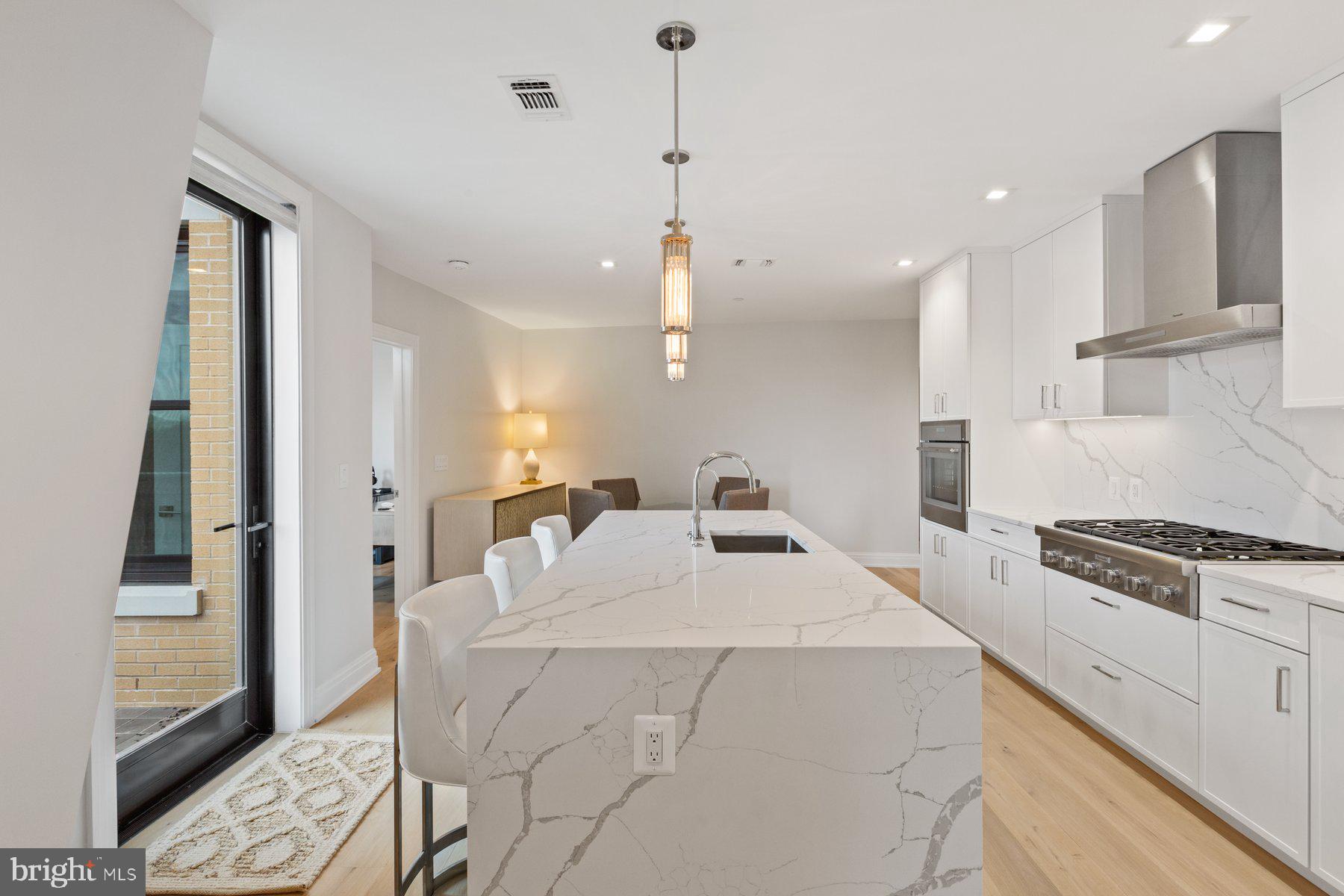 Real estate listing preview #14