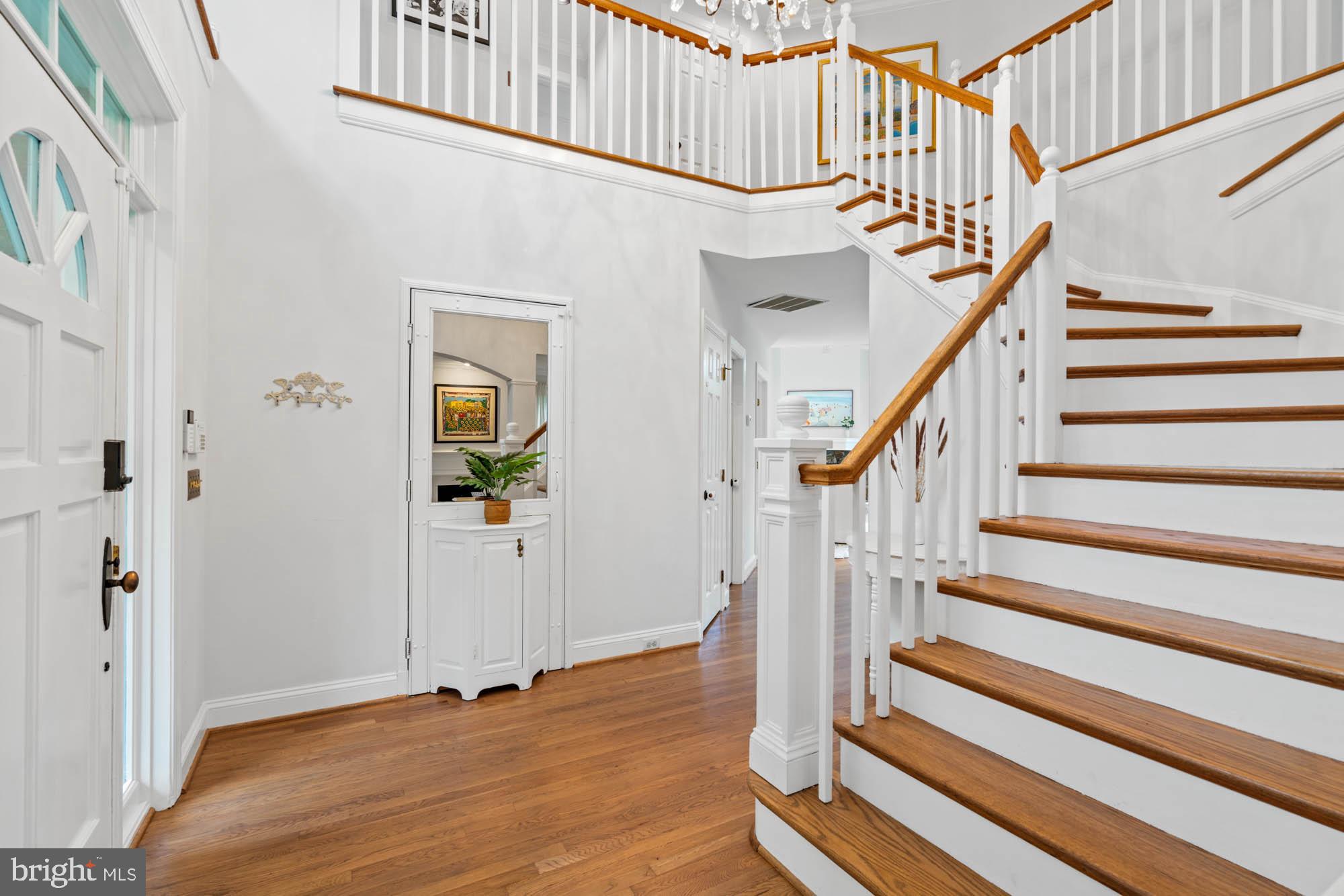 Real estate listing preview #6