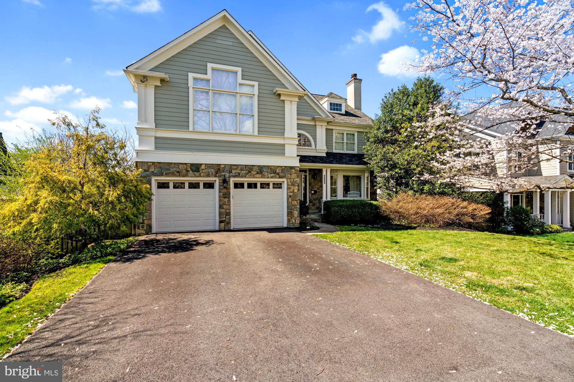 Real estate listing preview #2