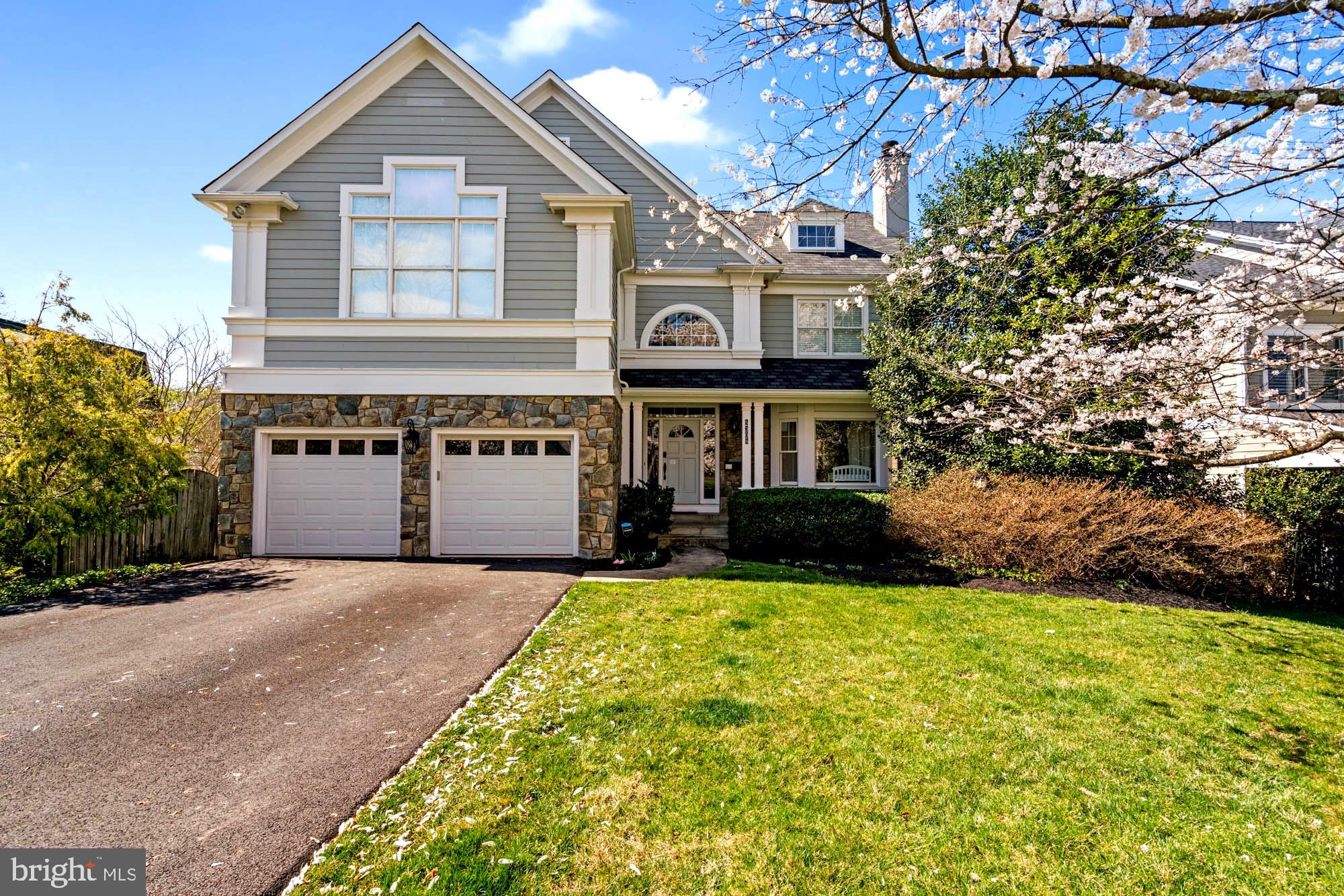 Real estate listing preview #1