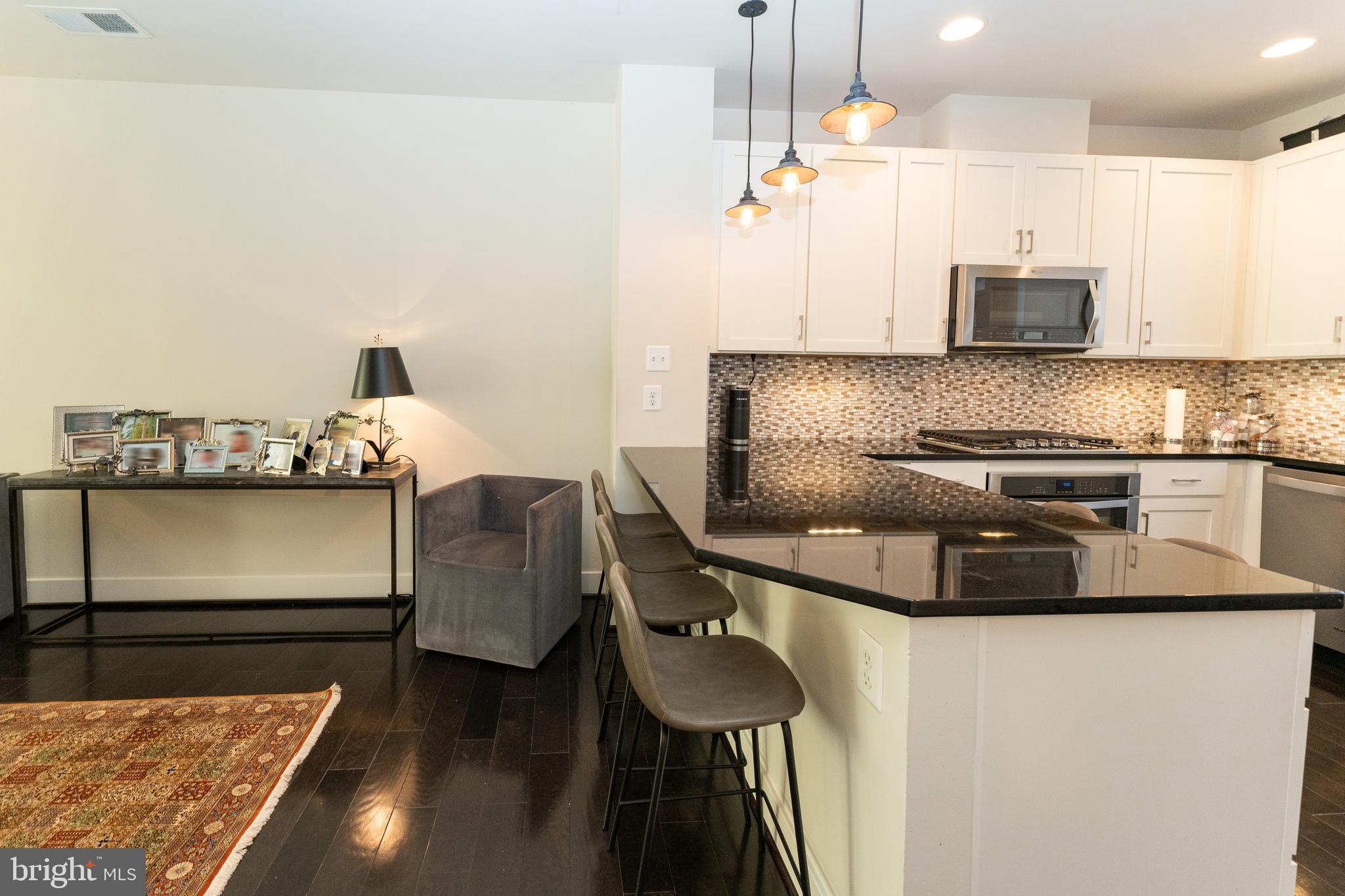 Real estate listing preview #4