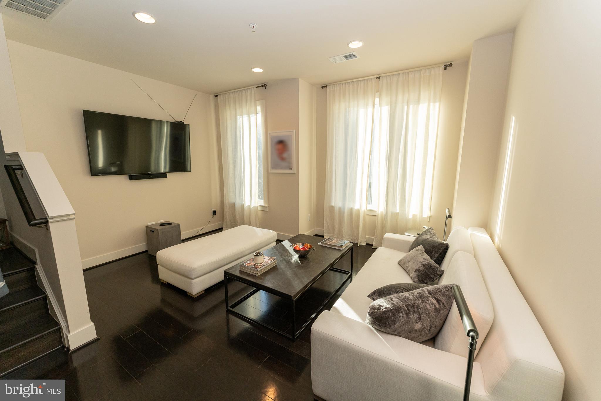 Real estate listing preview #12