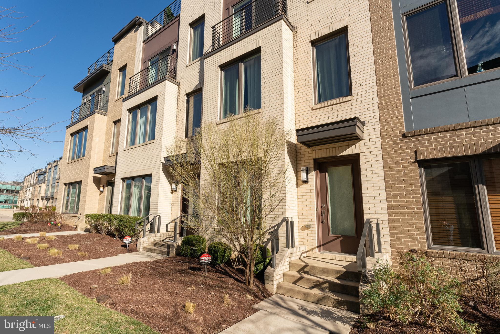 Real estate listing preview #2