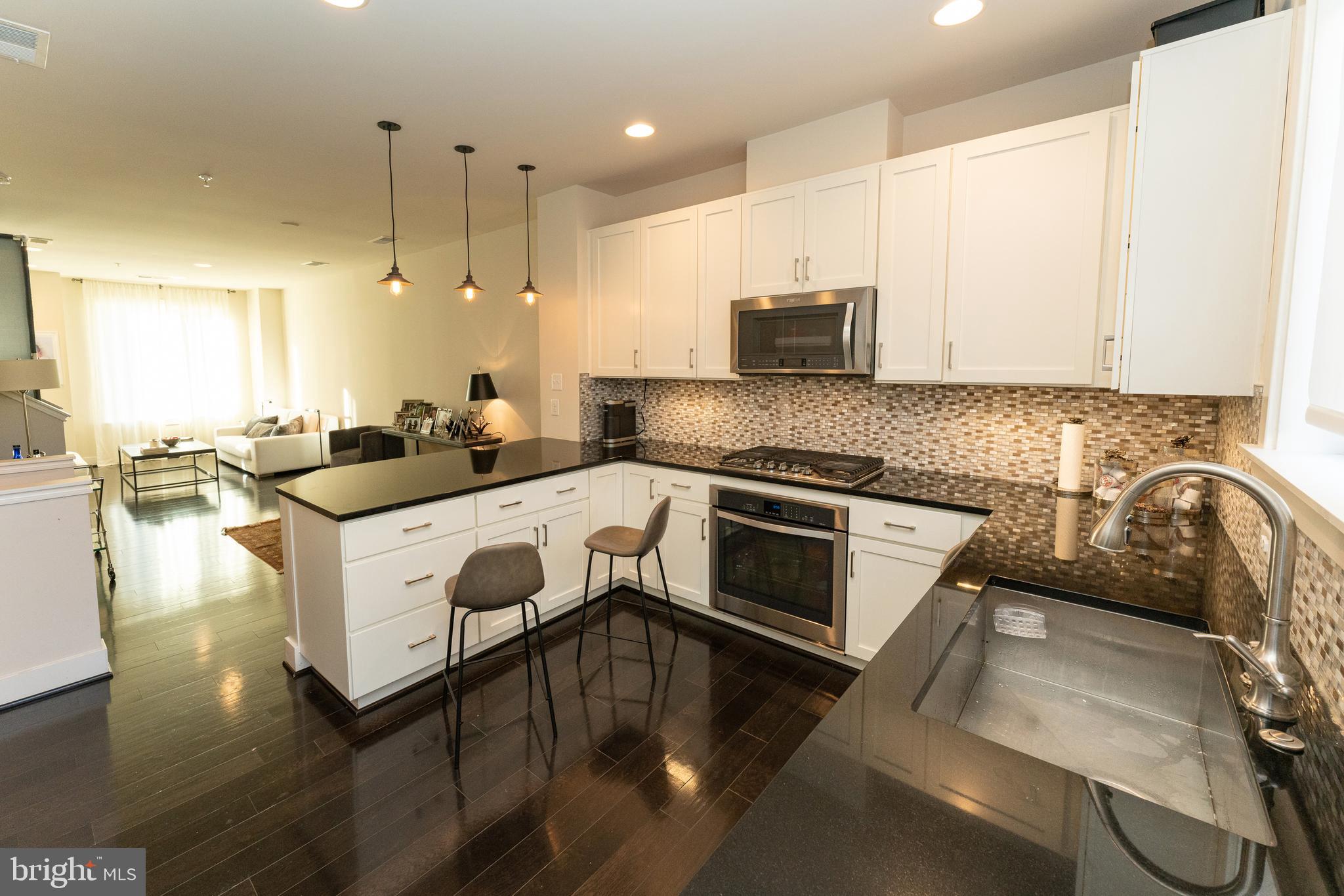 Real estate listing preview #3