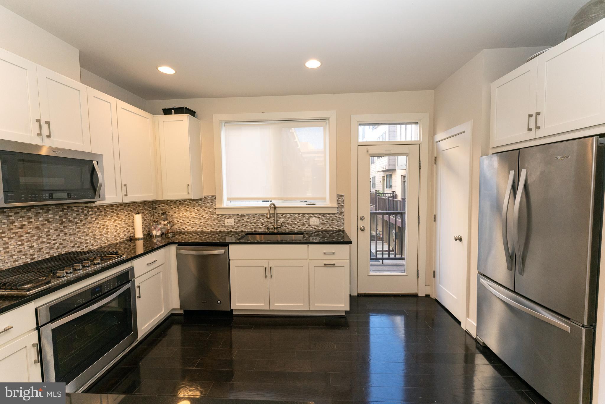 Real estate listing preview #6