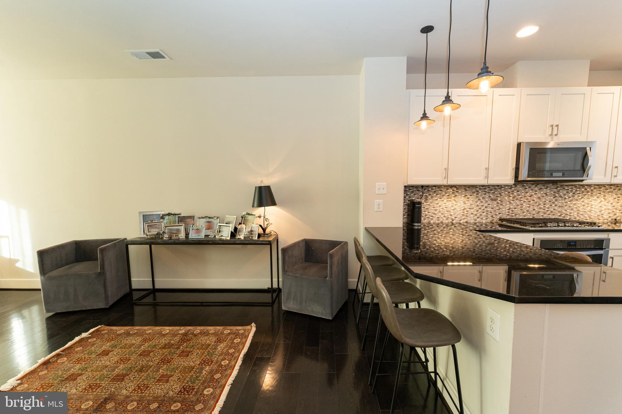 Real estate listing preview #9