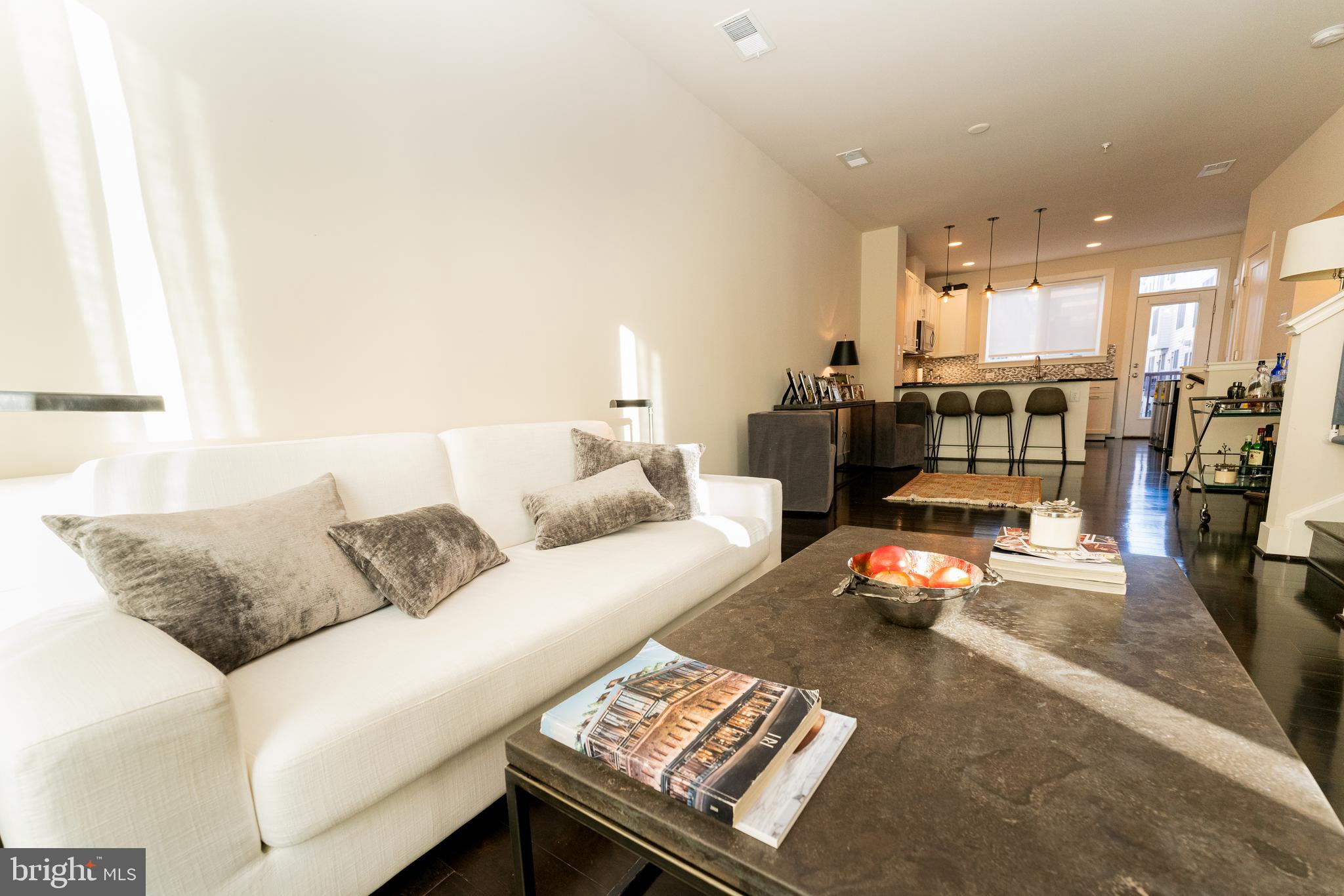 Real estate listing preview #14