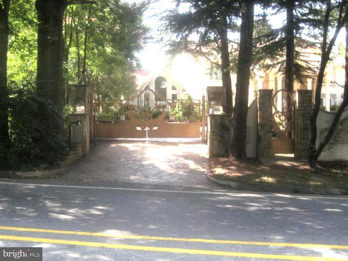 Real estate listing preview #1