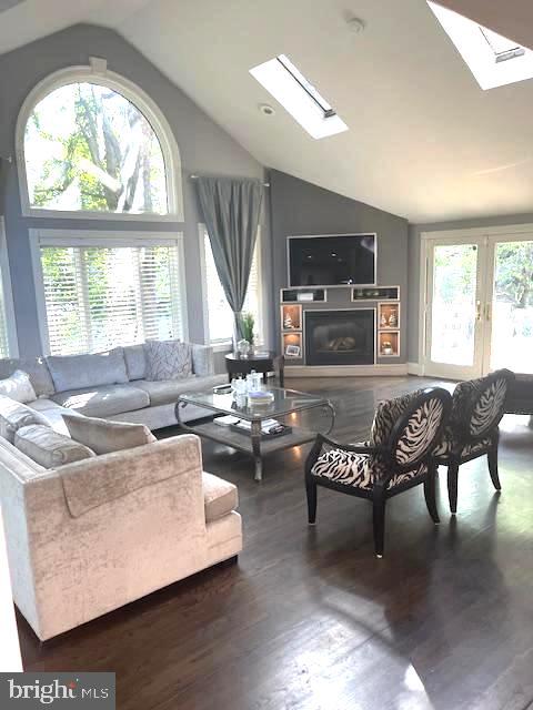 Real estate listing preview #9