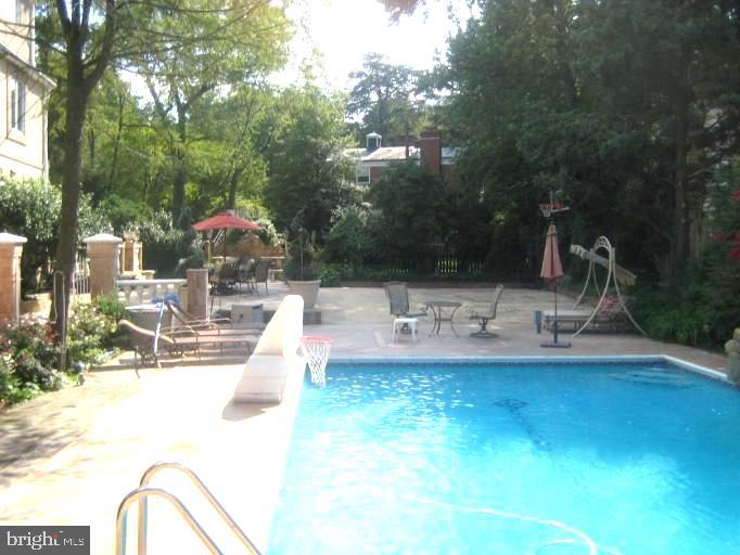 Real estate listing preview #24