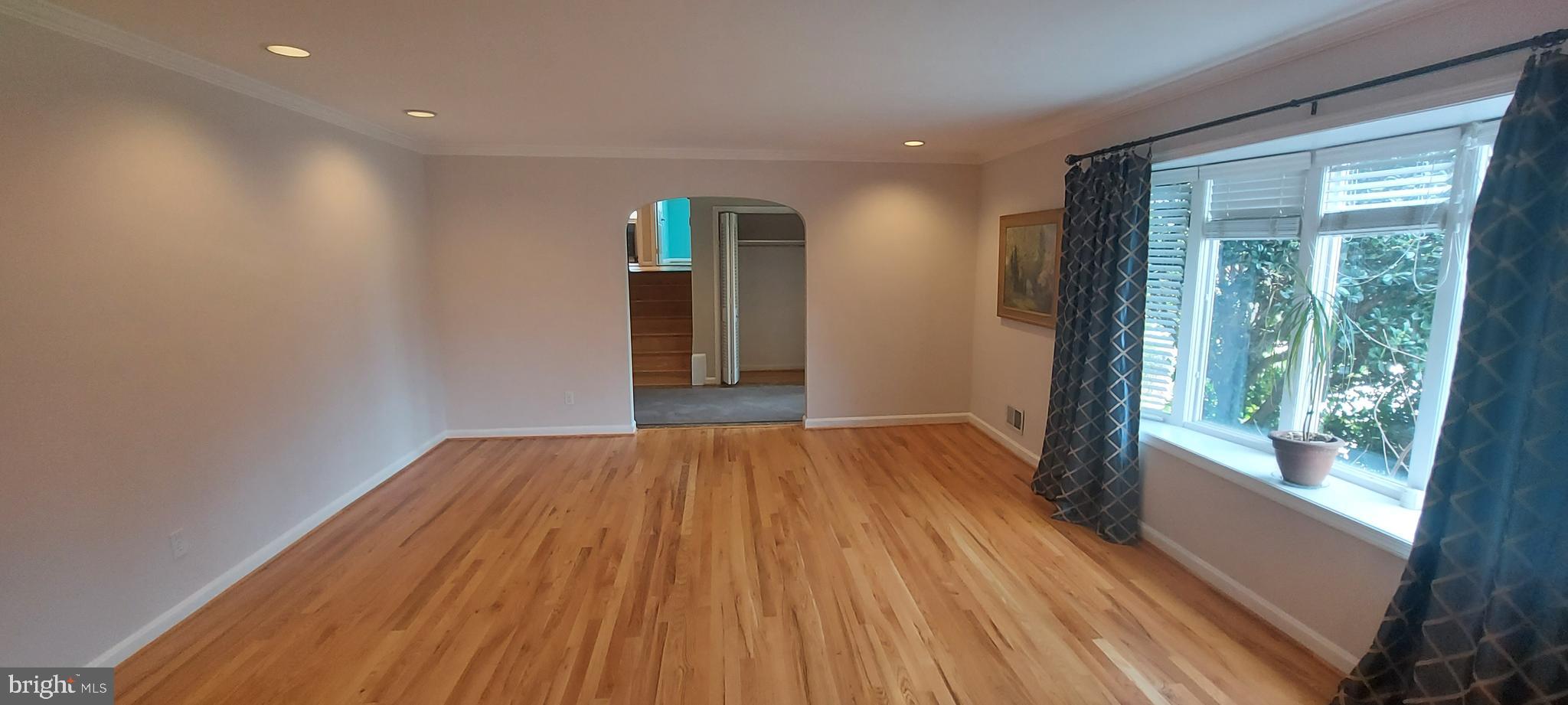 Real estate listing preview #2